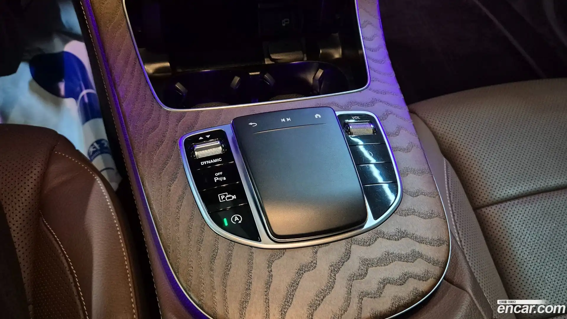 E-Class Mercedes-Benz 2021.0-OPTION-020