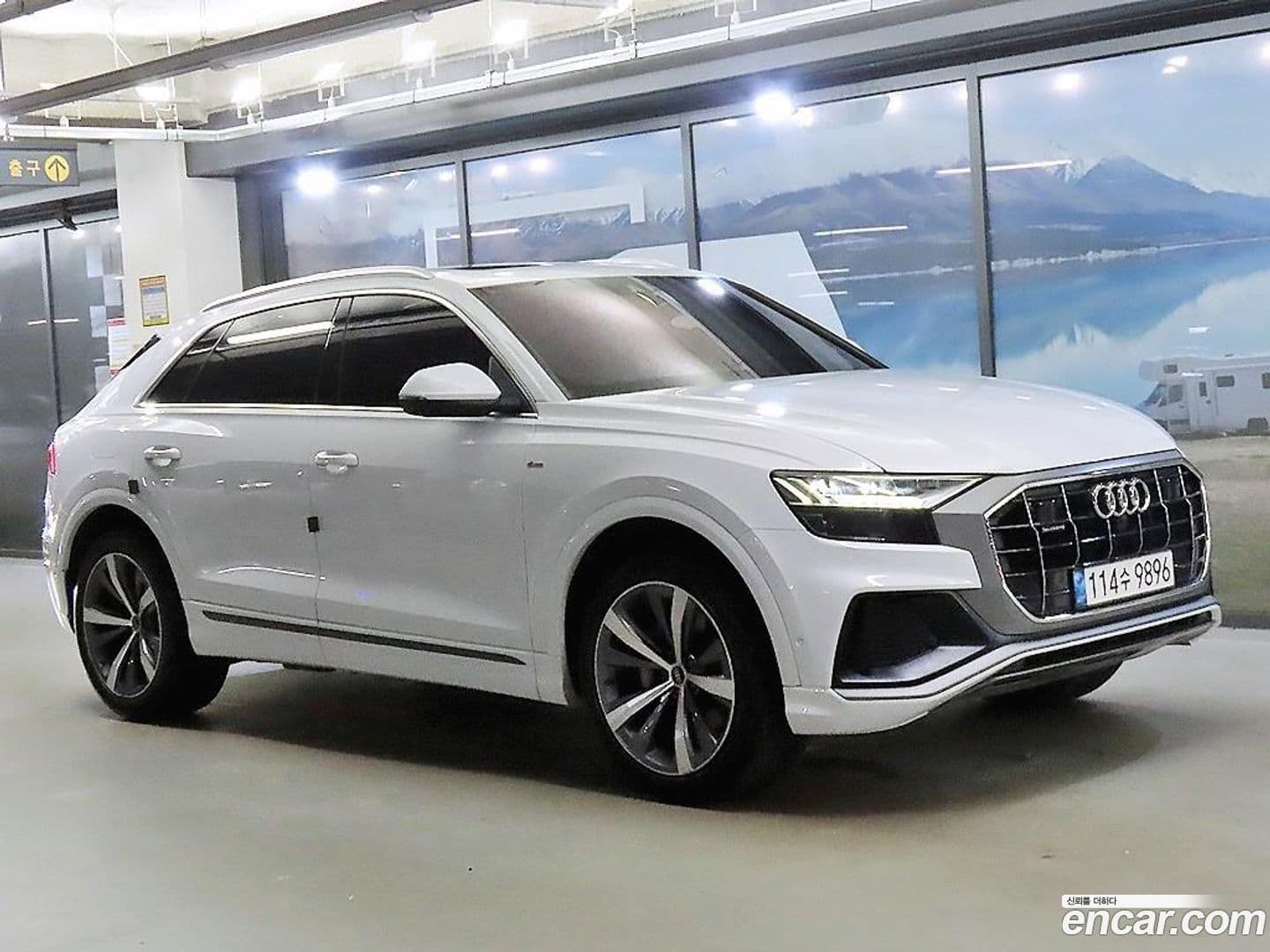 Main__Slider__Photo:Q8 Audi 2021.8-0