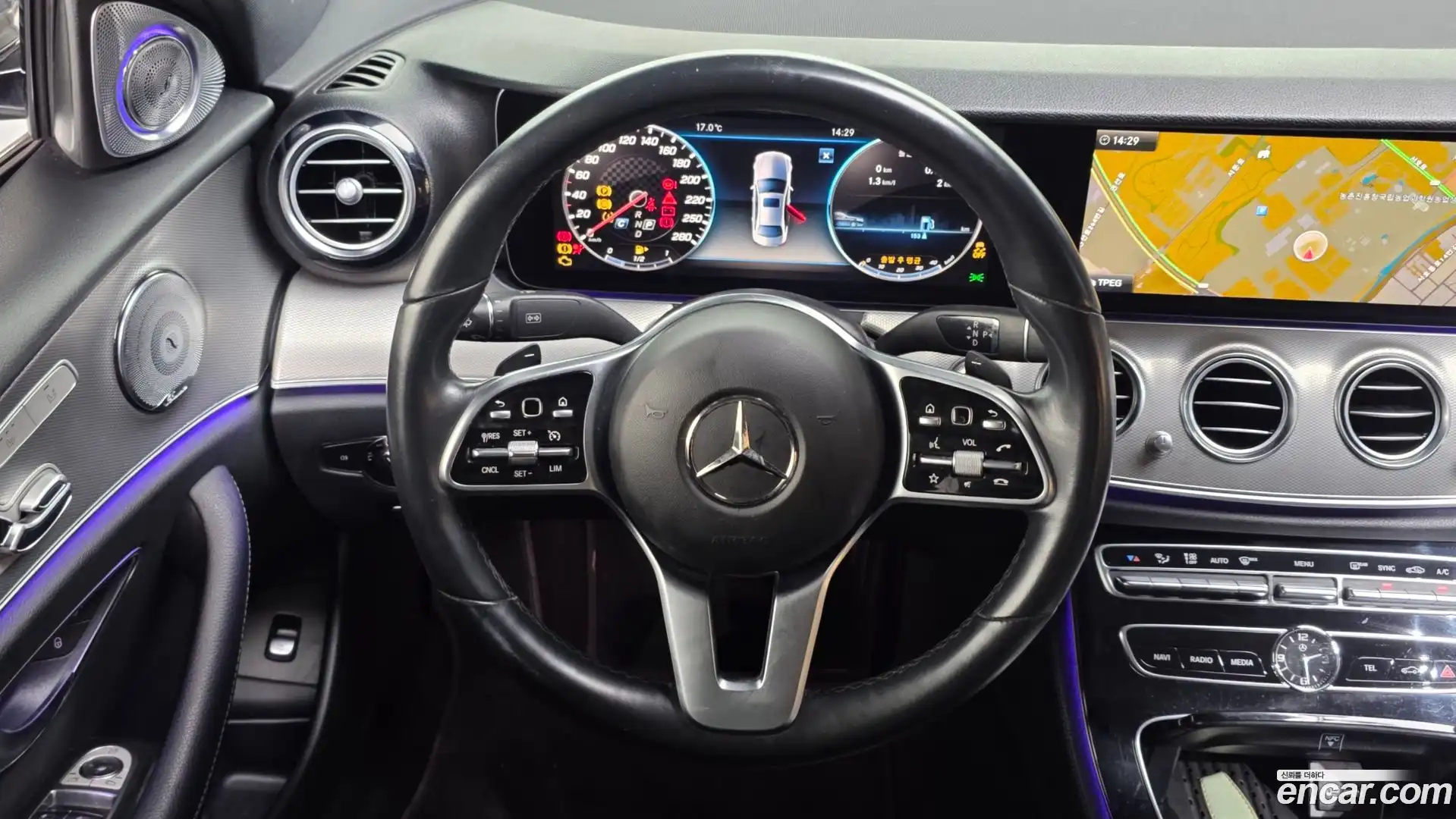 E-Class Mercedes-Benz 2018.10-OPTION-017
