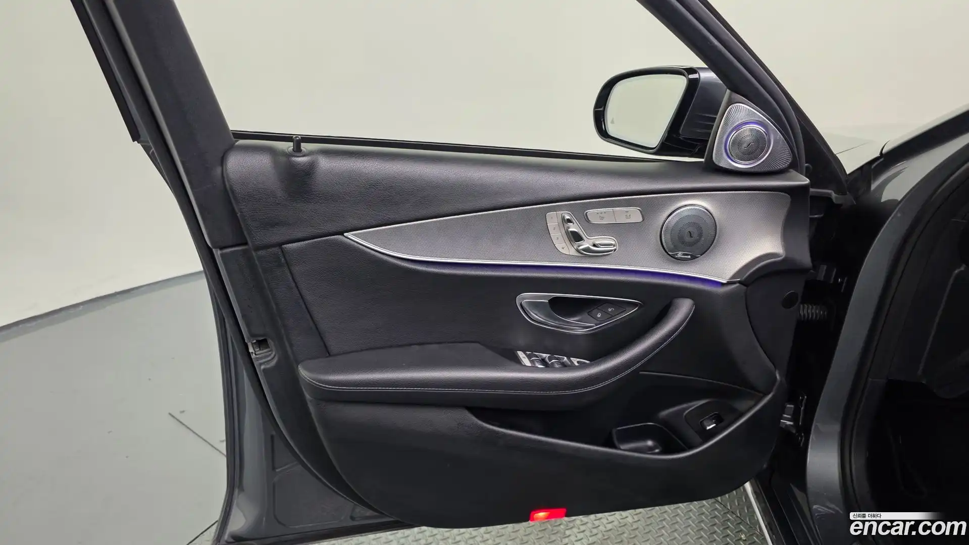 E-Class Mercedes-Benz 2018.10-INNER-034