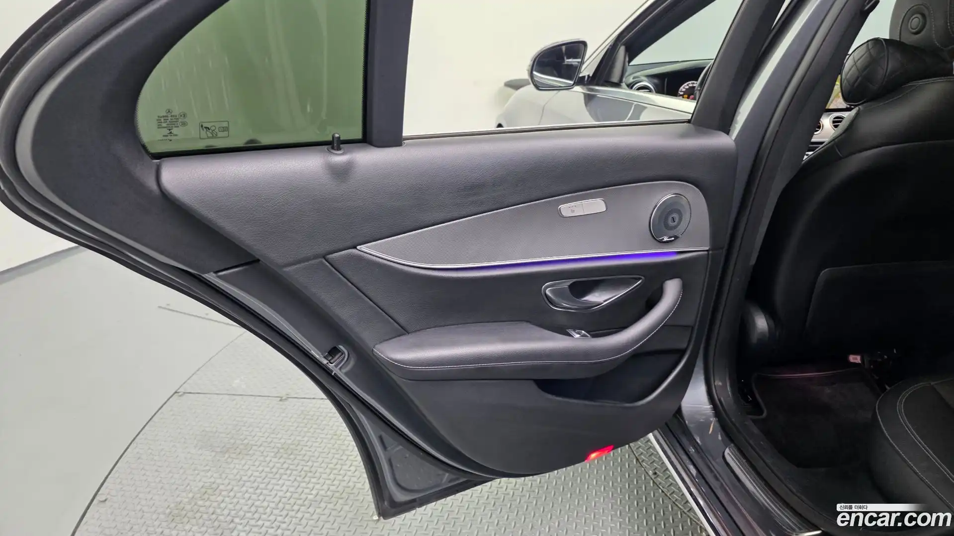 E-Class Mercedes-Benz 2018.10-INNER-035