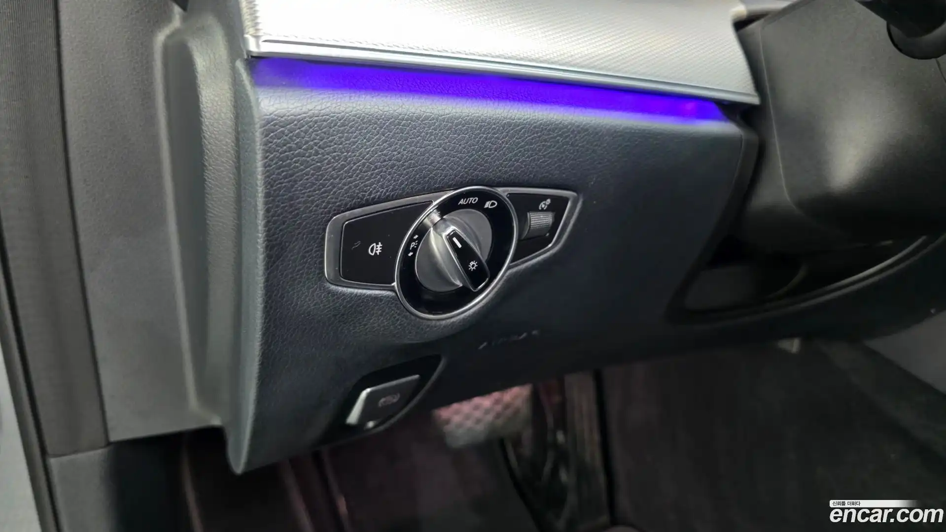 E-Class Mercedes-Benz 2018.10-OPTION-042