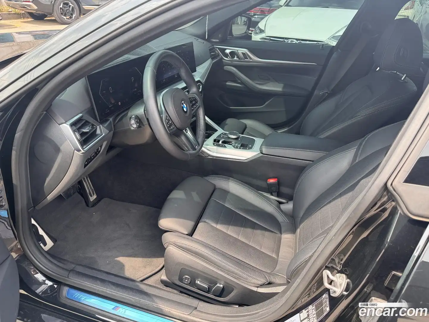 4-Series BMW 2024.5-INNER-008