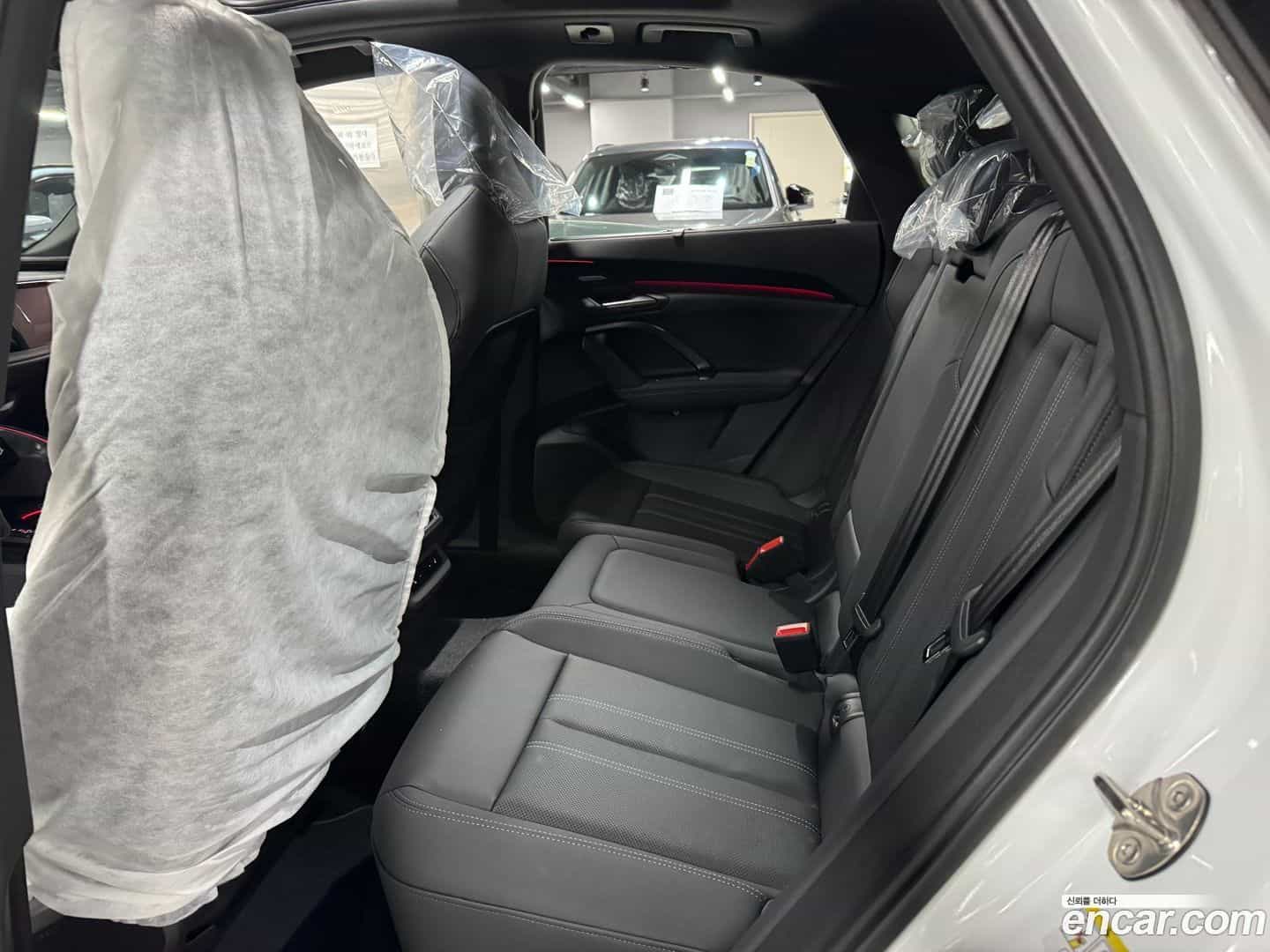 Q5 Audi 2025.11-OPTION-016