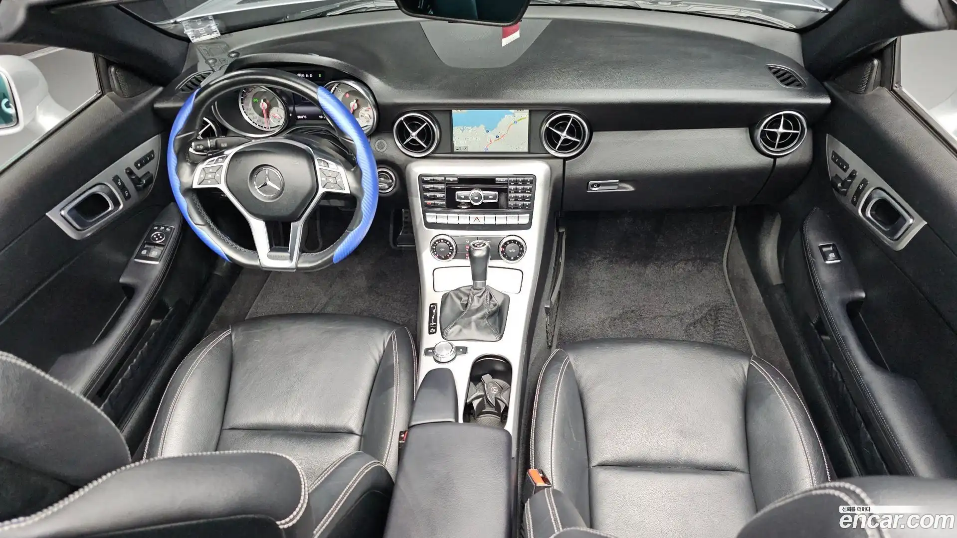 SLK-Class Mercedes-Benz 2015.3-INNER-007