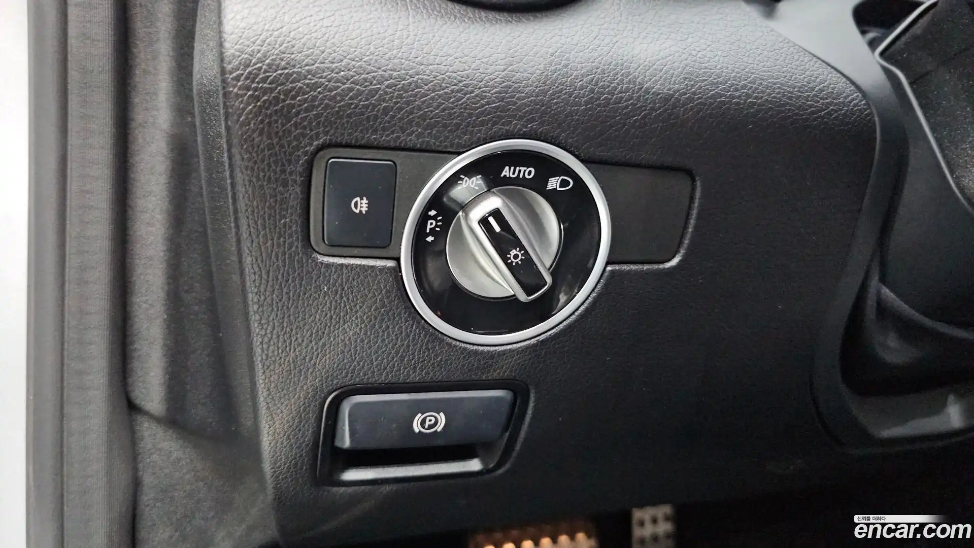 SLK-Class Mercedes-Benz 2015.3-OPTION-023