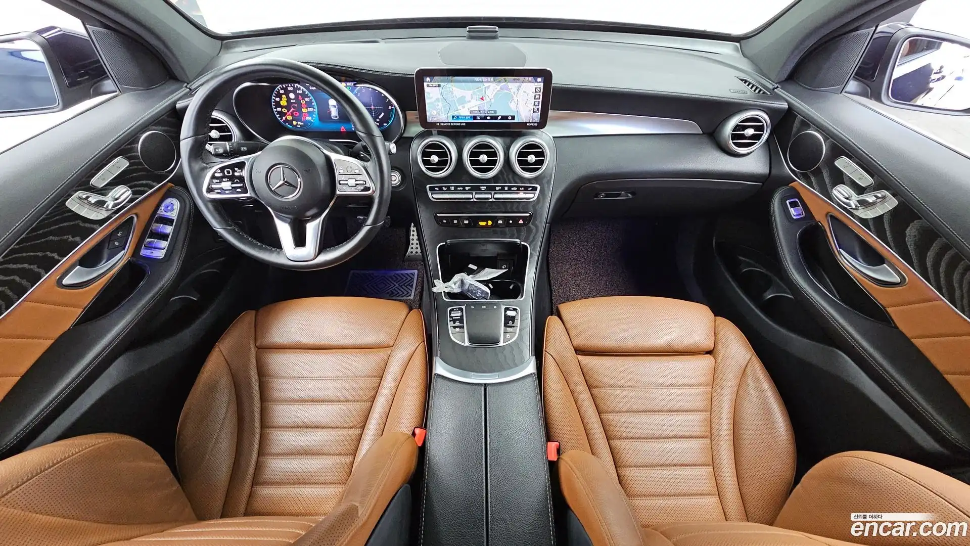 GLC-Class Mercedes-Benz 2023.4-INNER-007