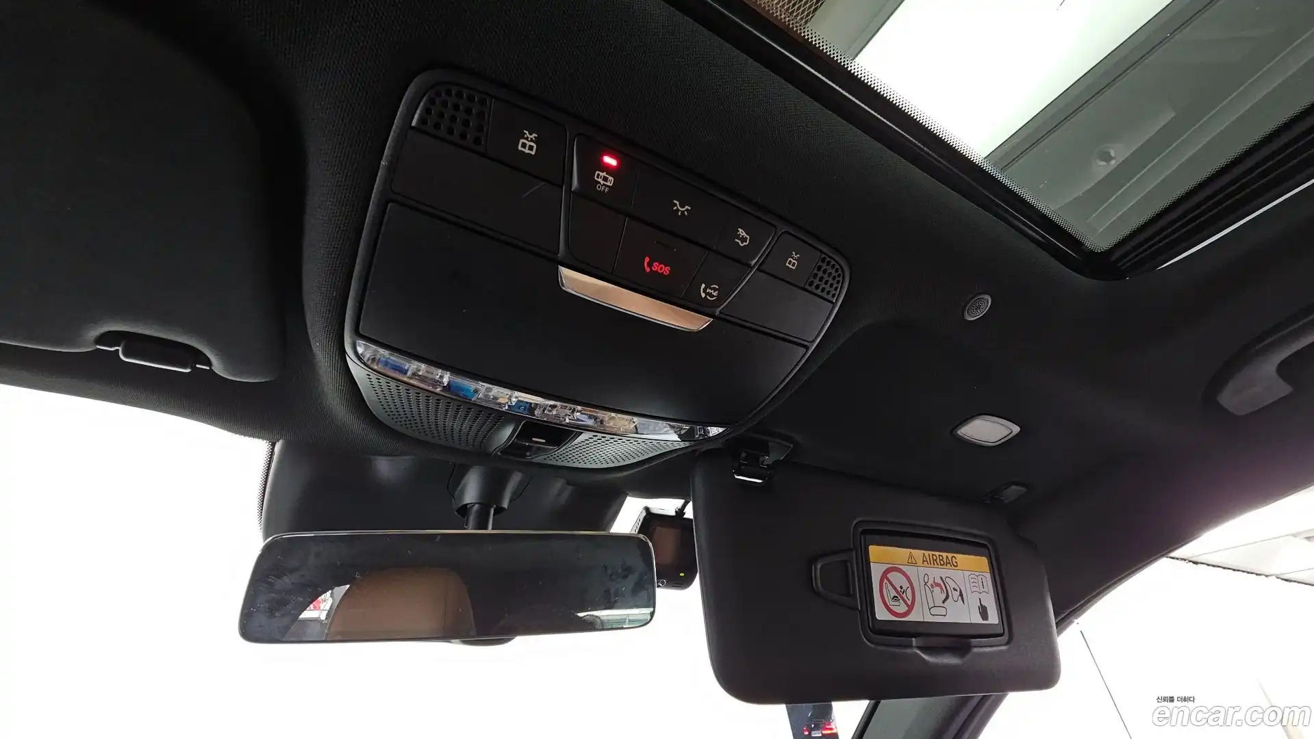 GLC-Class Mercedes-Benz 2023.4-INNER-036