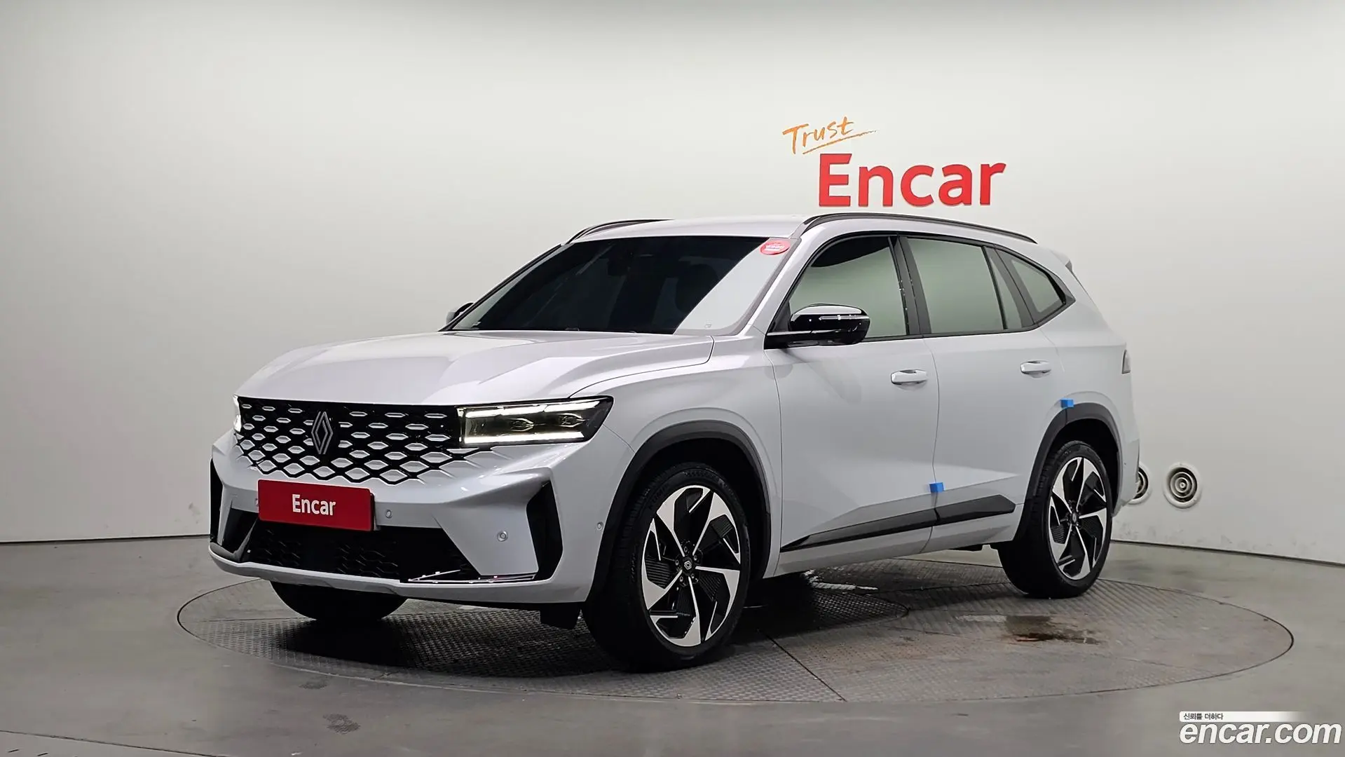 Main__Slider__Photo:Grand Koleos Renault Korea 2024.10-0