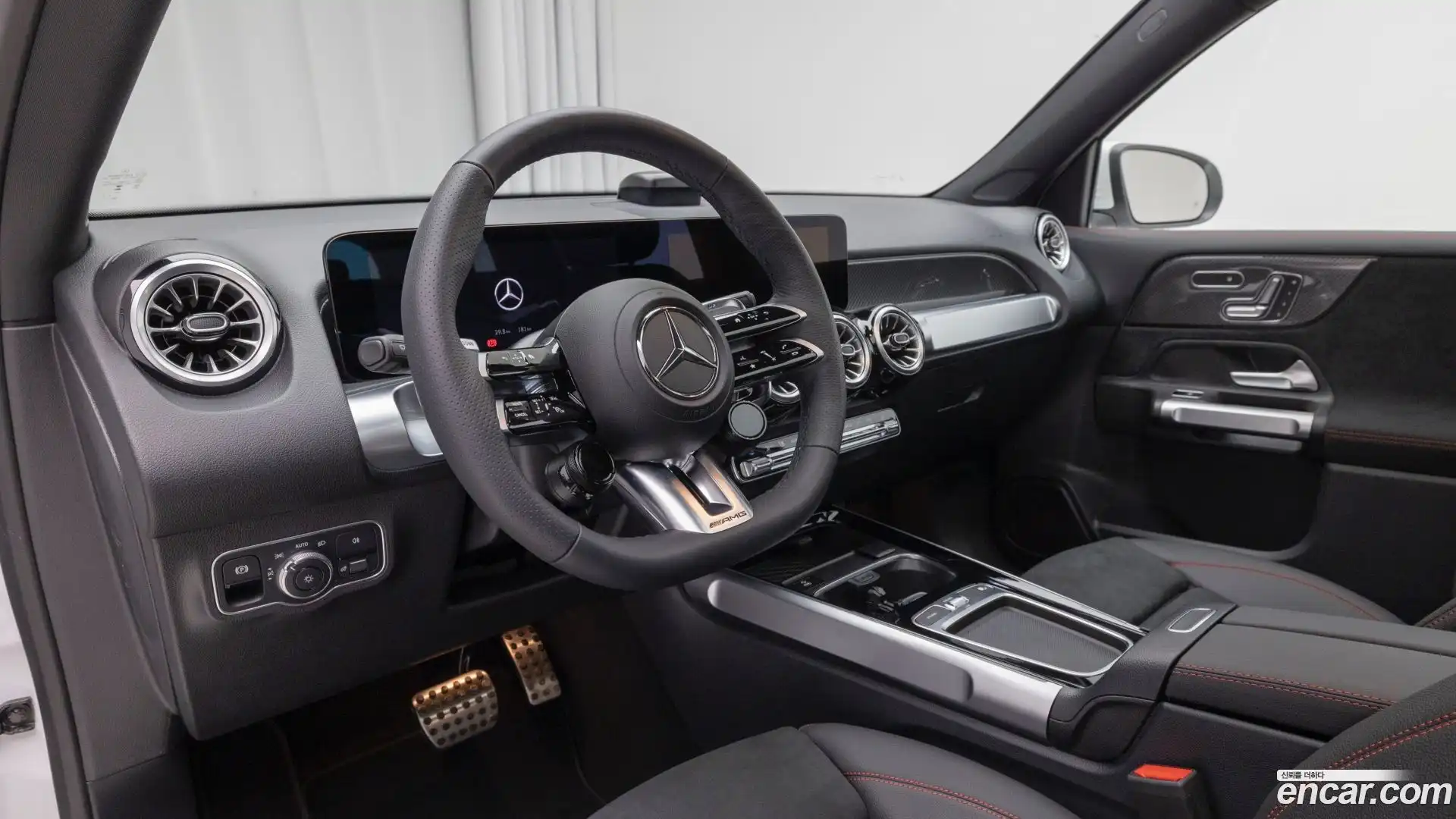 GLB-Class Mercedes-Benz 2025.7-INNER-007