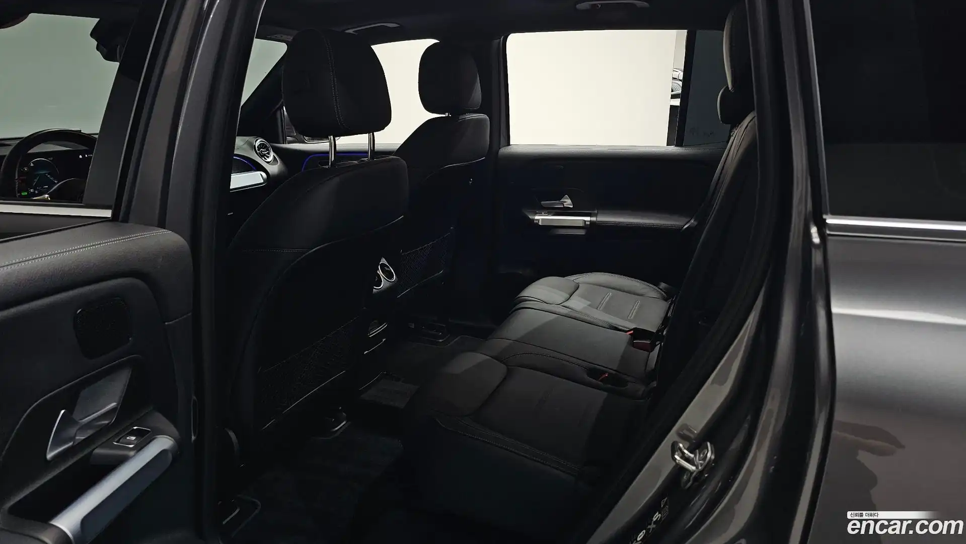EQB Mercedes-Benz 2023.11-OPTION-015