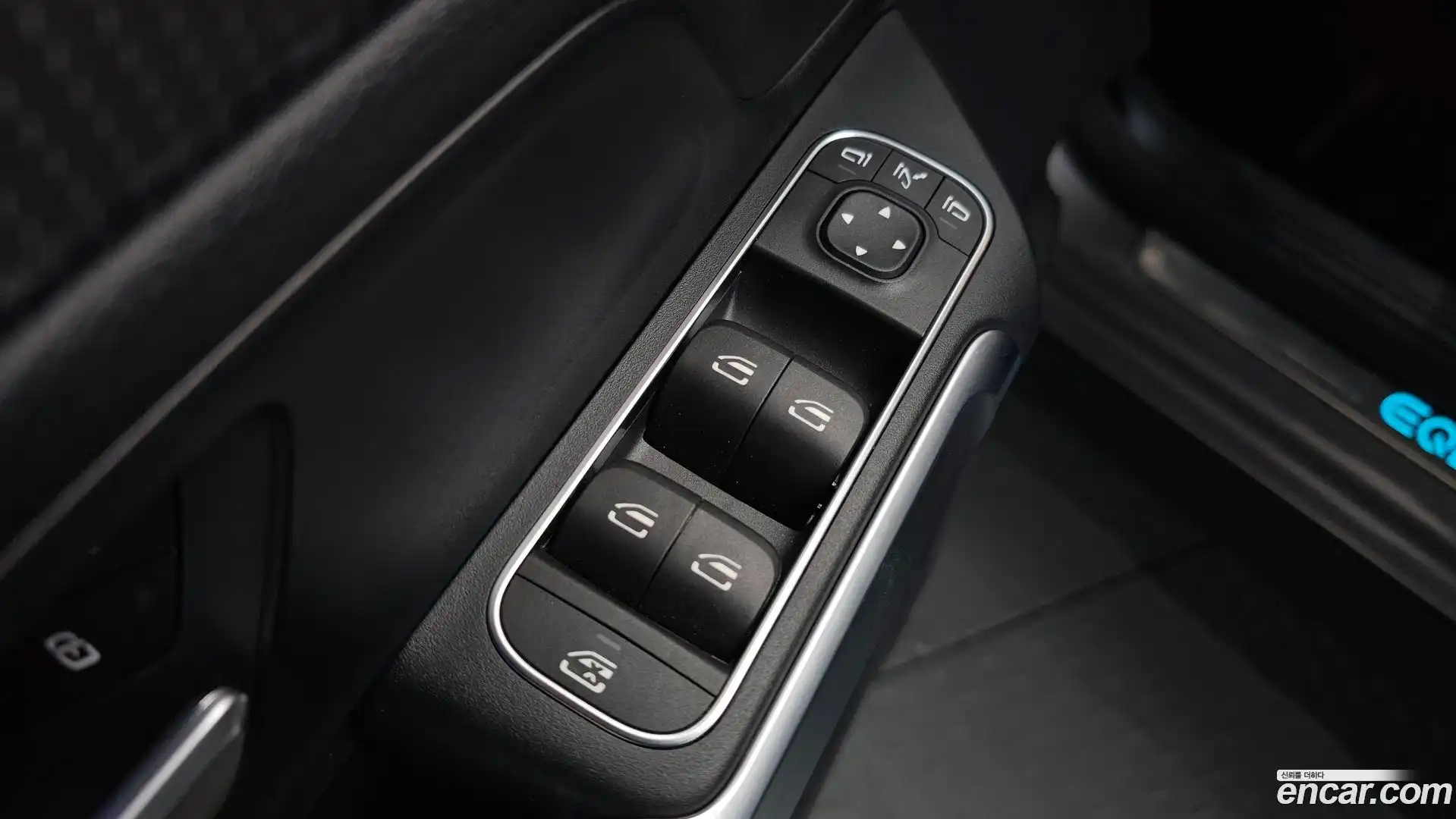 EQB Mercedes-Benz 2023.11-OPTION-022