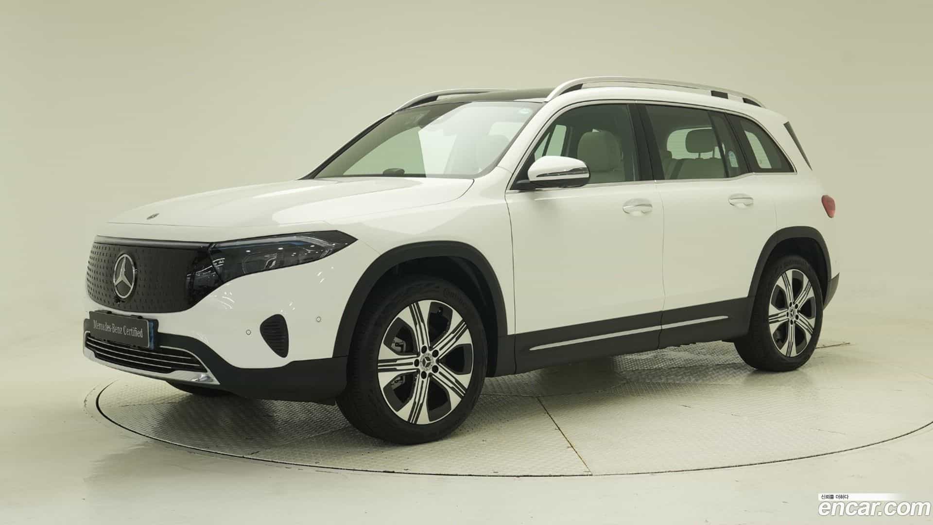 EQB Mercedes-Benz 2025.8-OUTER-001