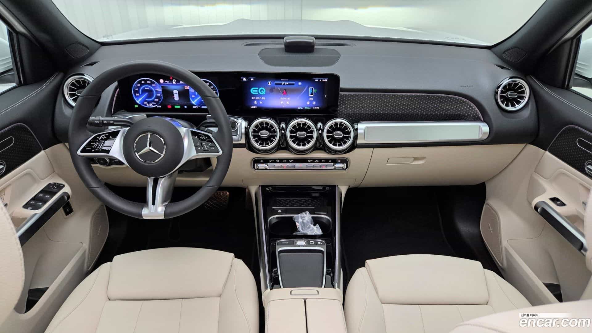 EQB Mercedes-Benz 2025.8-INNER-007