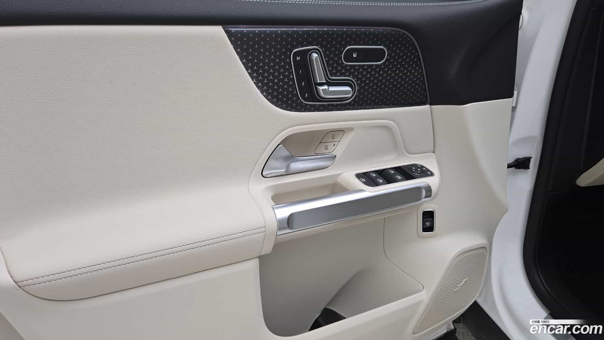EQB Mercedes-Benz 2025.8-OPTION-019