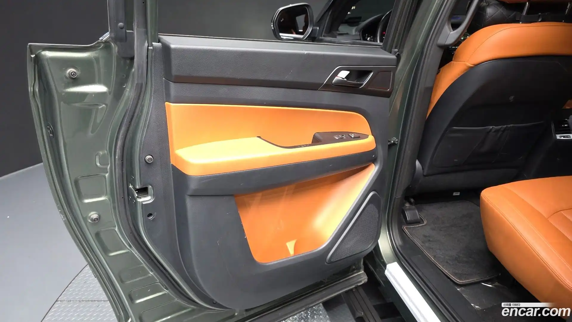 Rexton KG Mobility 2021.11-INNER-035