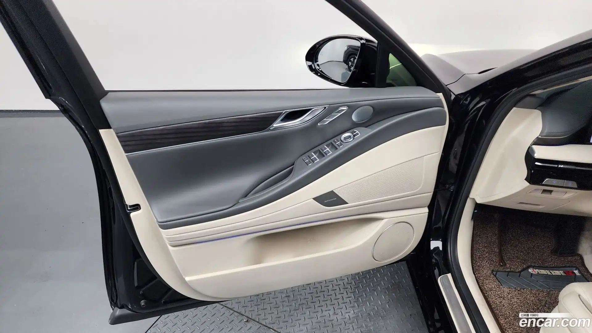 G80 Genesis 2025.4-INNER-034