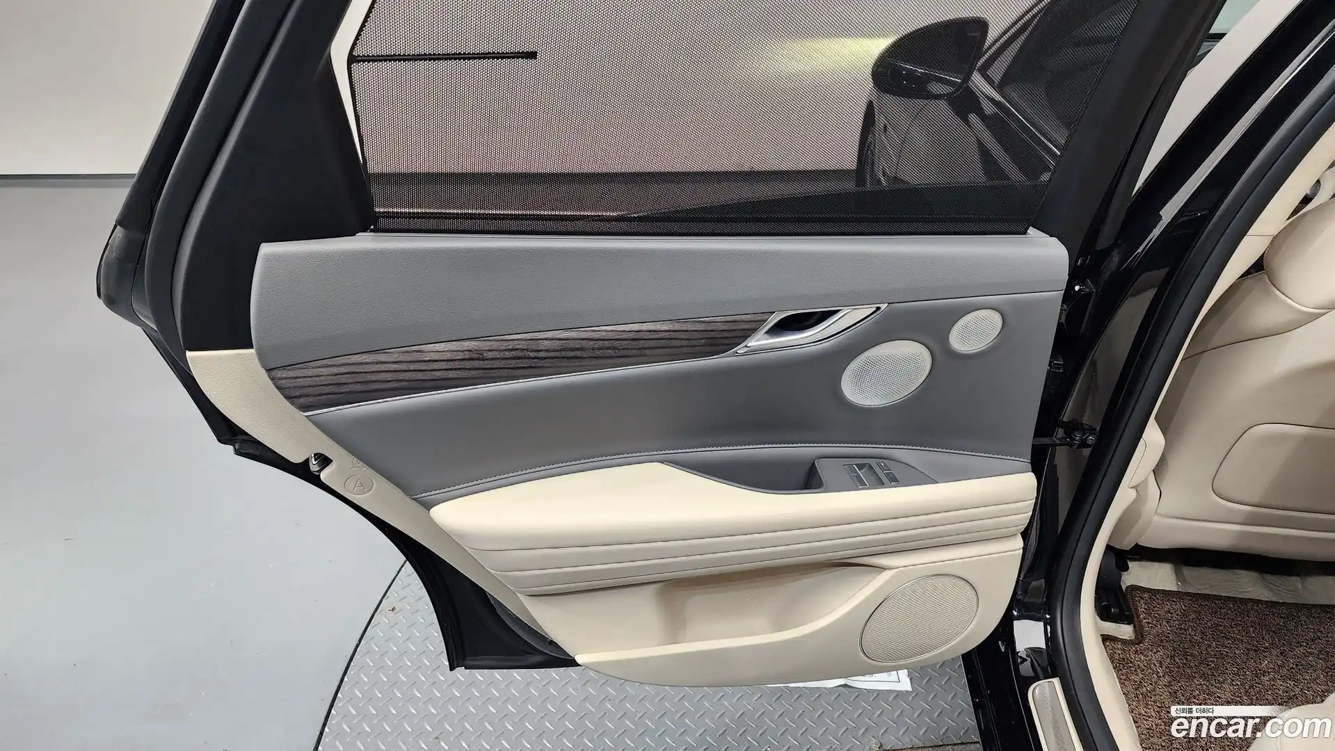 G80 Genesis 2025.4-INNER-035