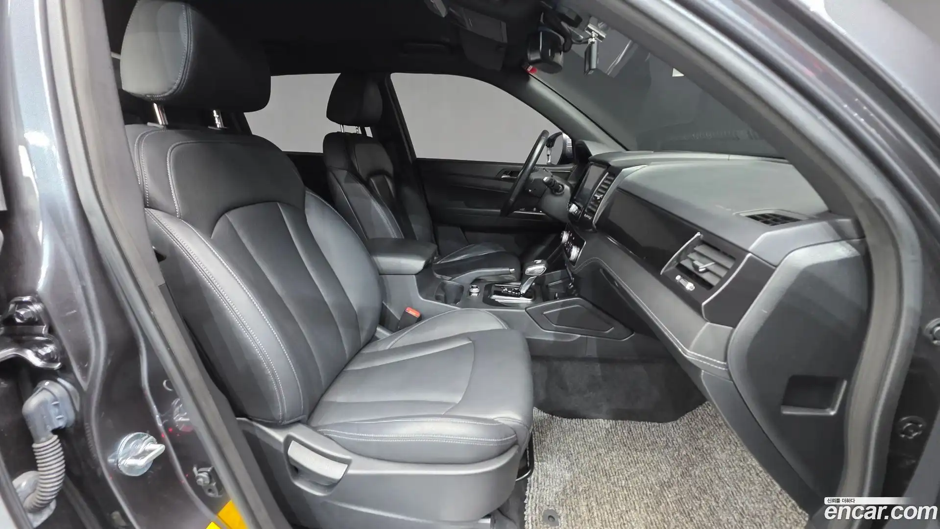 Rexton KG Mobility 2020.6-INNER-010