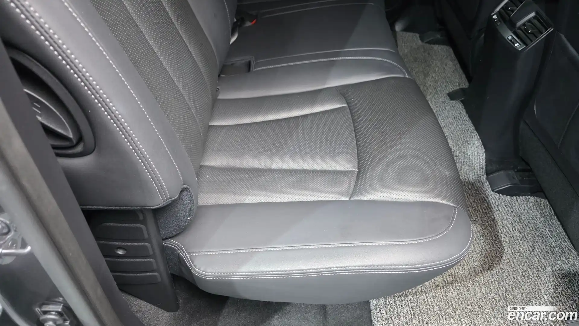 Rexton KG Mobility 2020.6-INNER-036