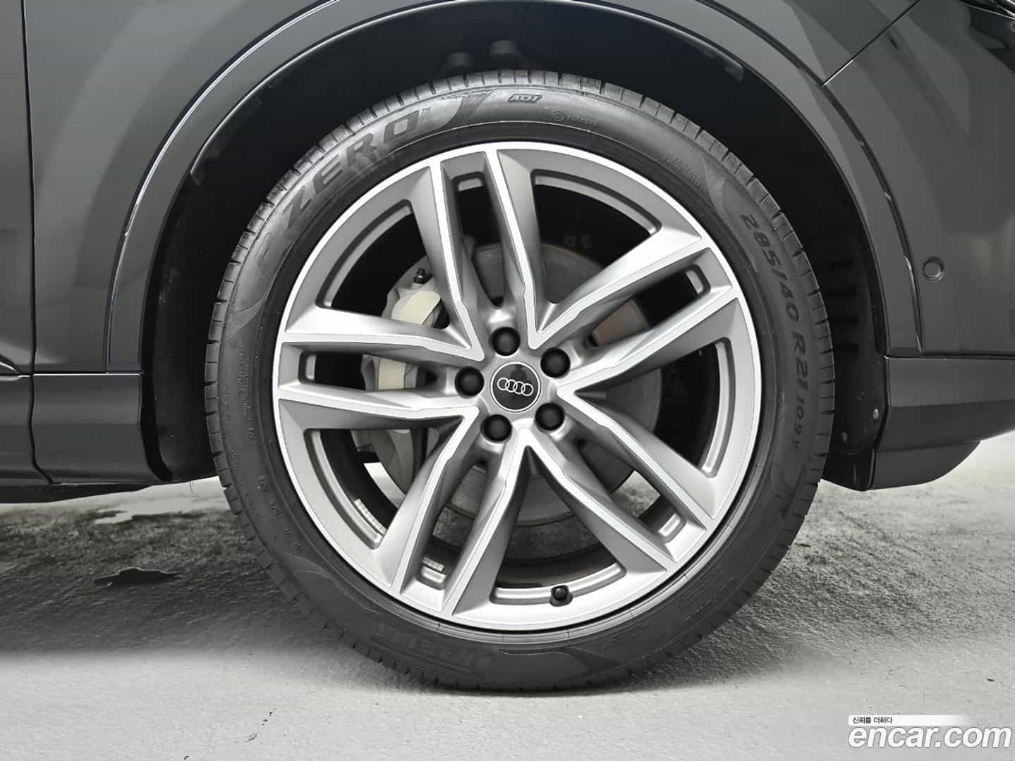 Q7 Audi 2025.9-OUTER-005