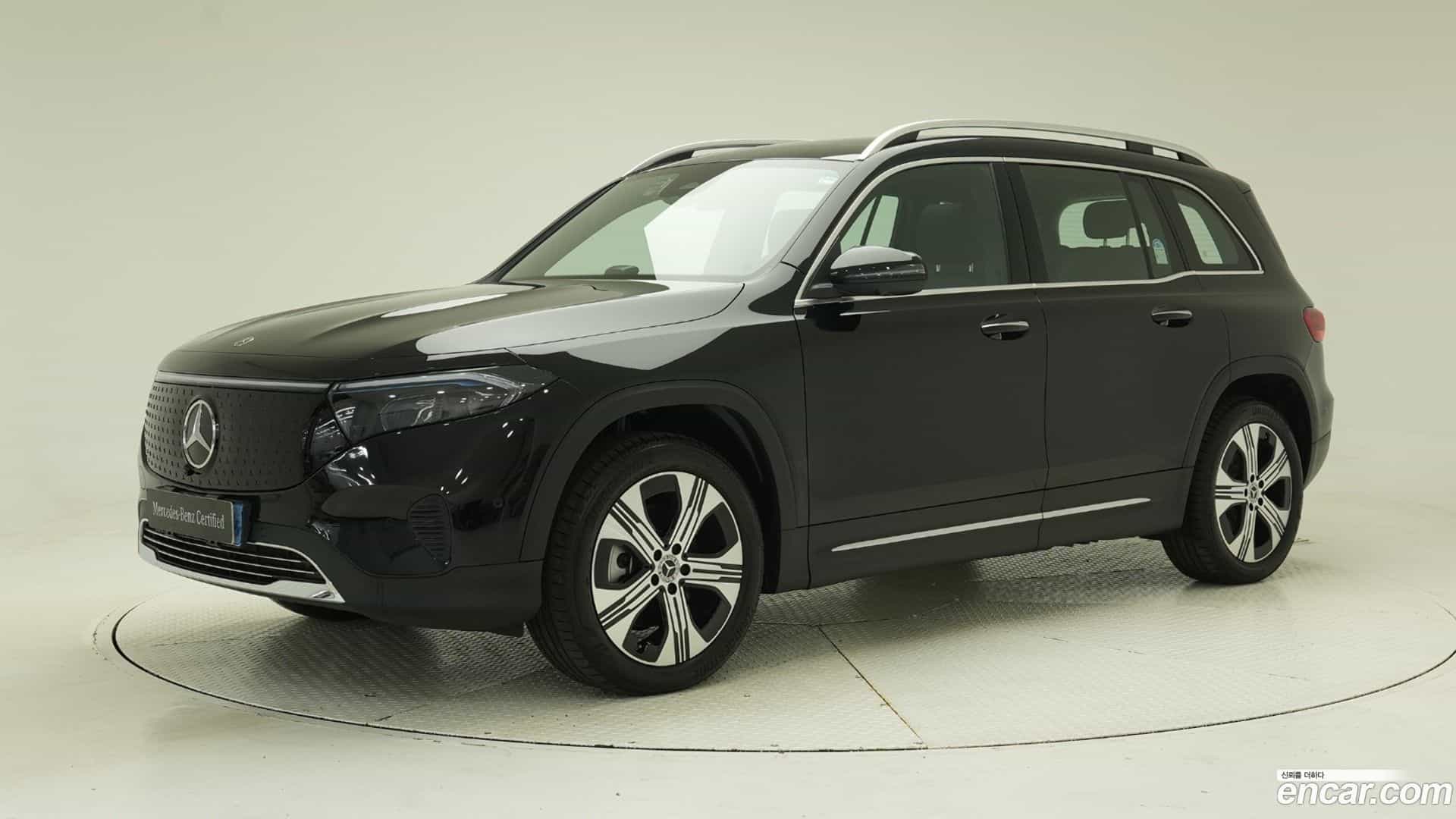 EQB Mercedes-Benz 2025.8-OUTER-001