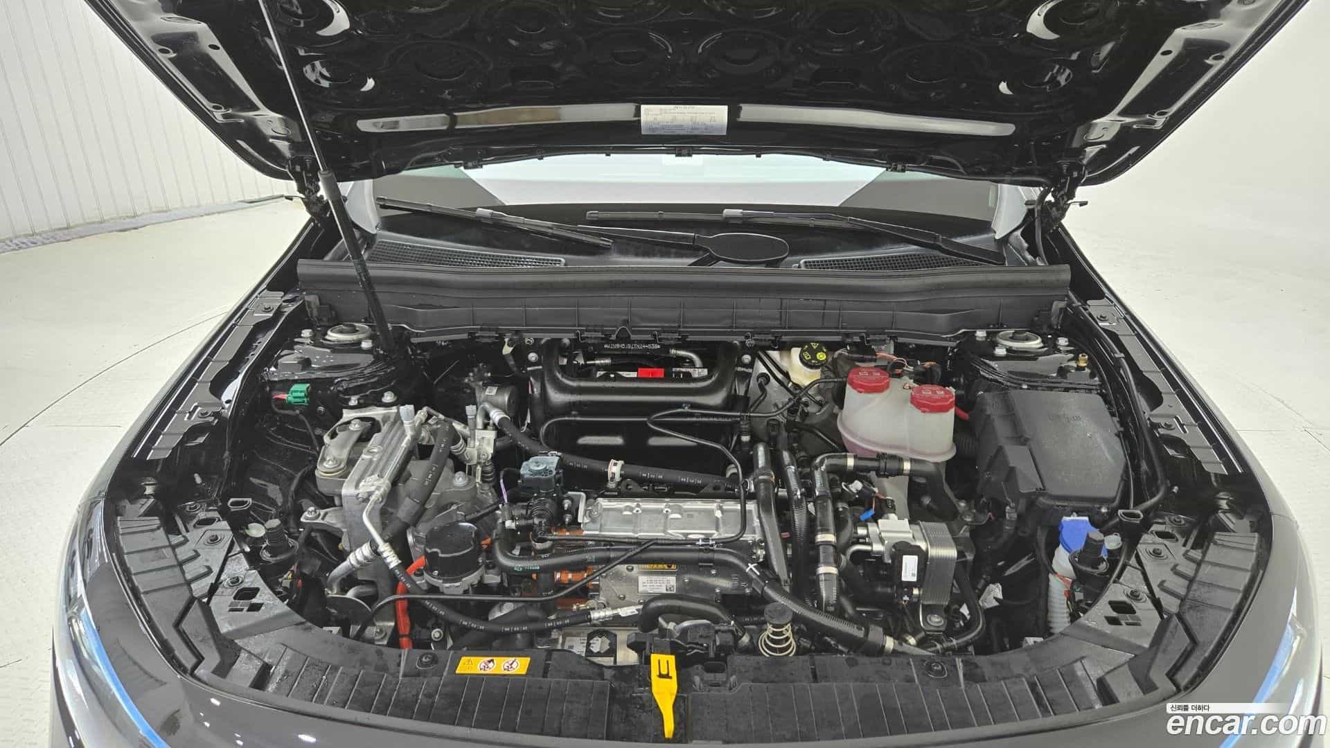 EQB Mercedes-Benz 2025.8-OUTER-006