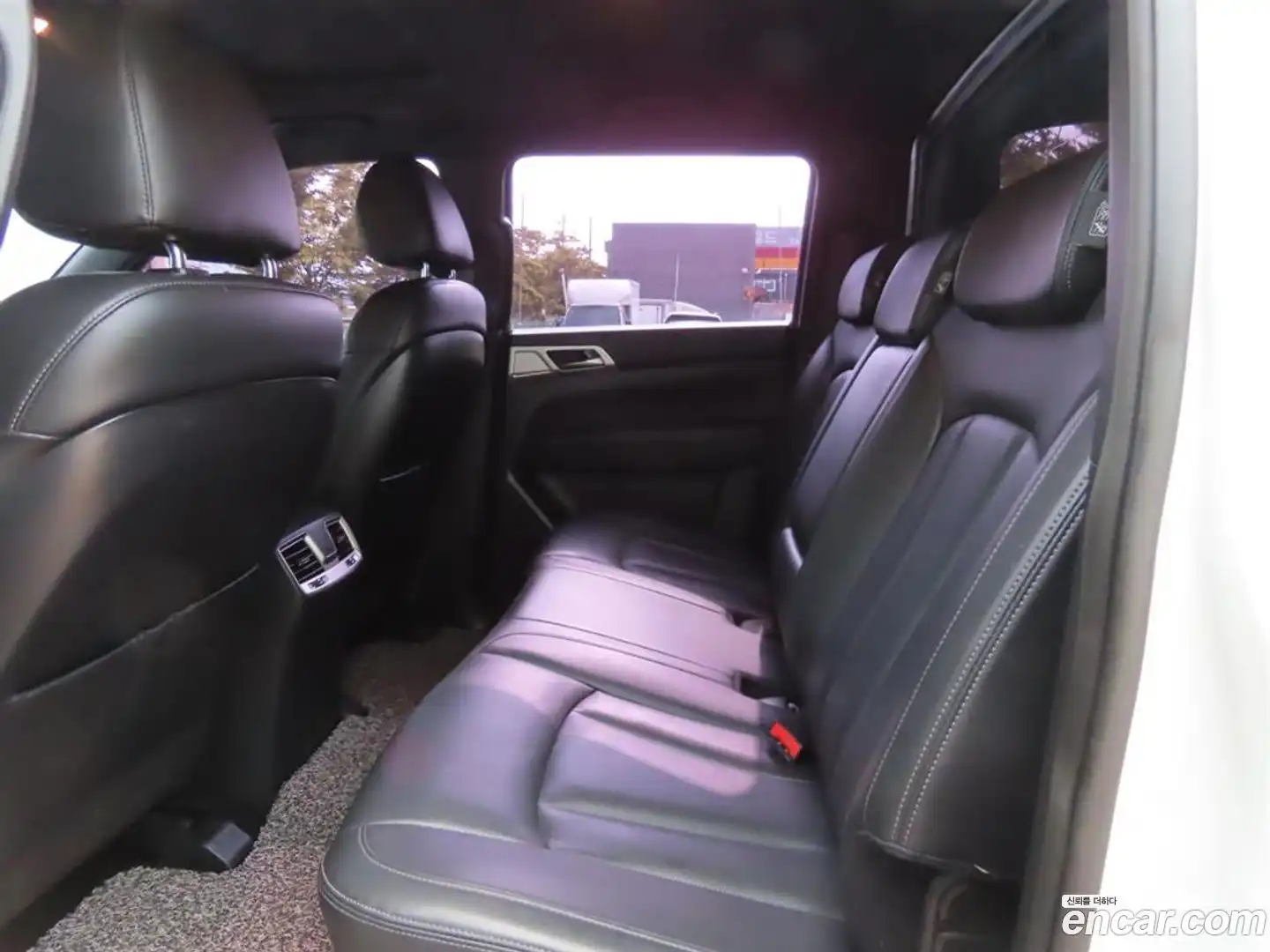Rexton KG Mobility 2019.0-INNER-007