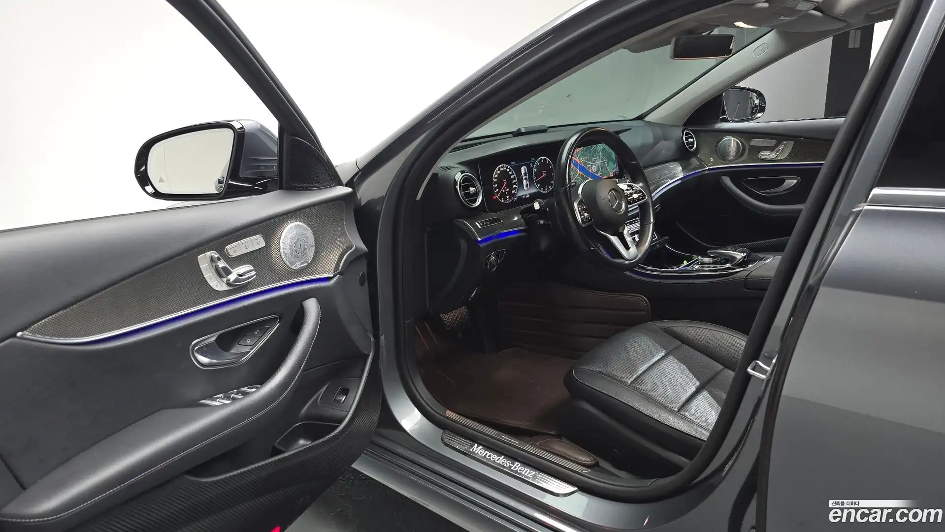 E-Class Mercedes-Benz 2020.1-INNER-010