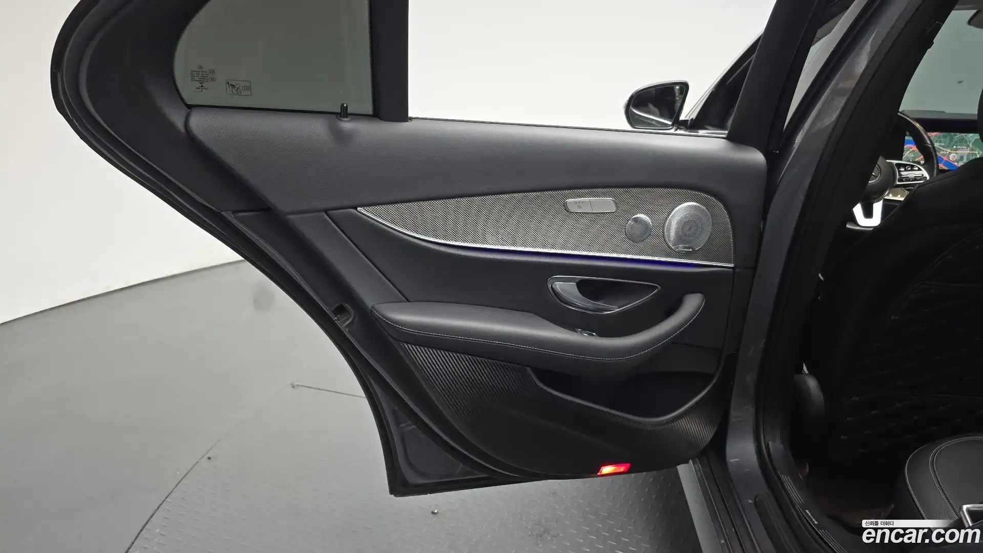 E-Class Mercedes-Benz 2020.1-INNER-035