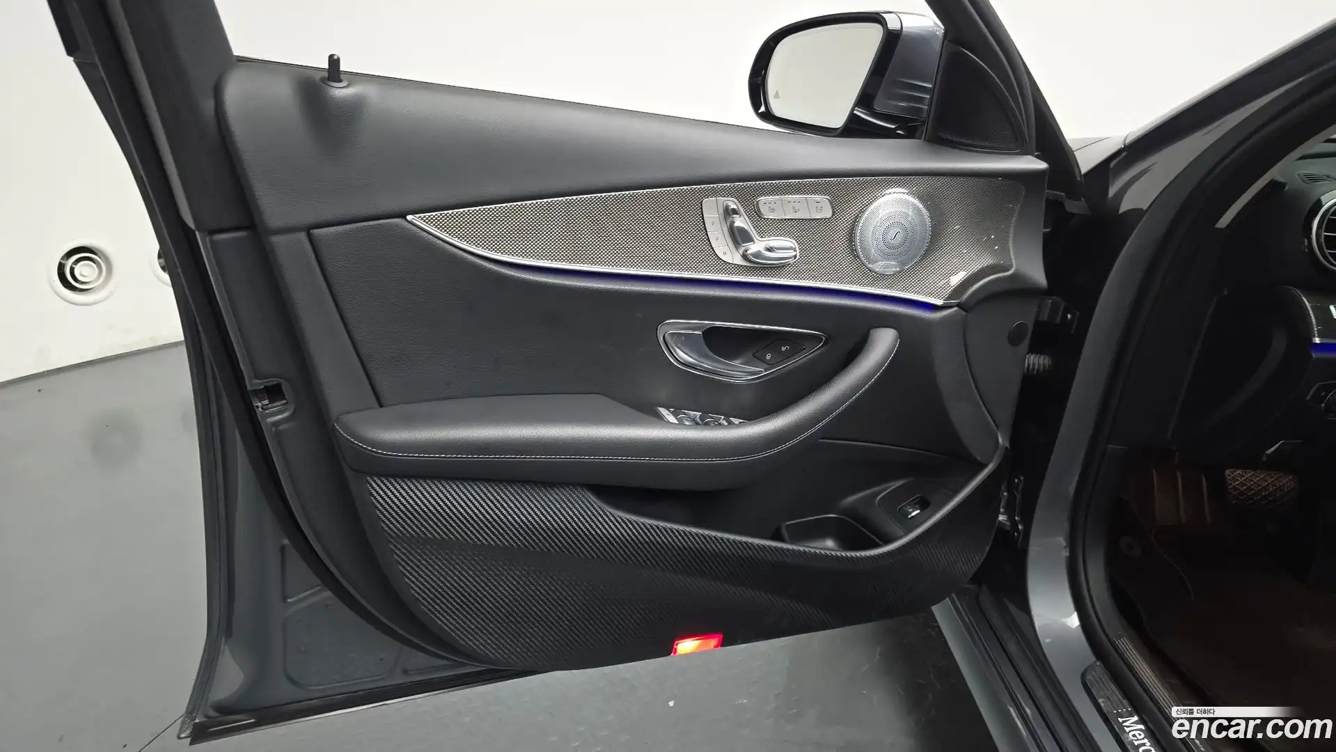 E-Class Mercedes-Benz 2020.1-OPTION-041