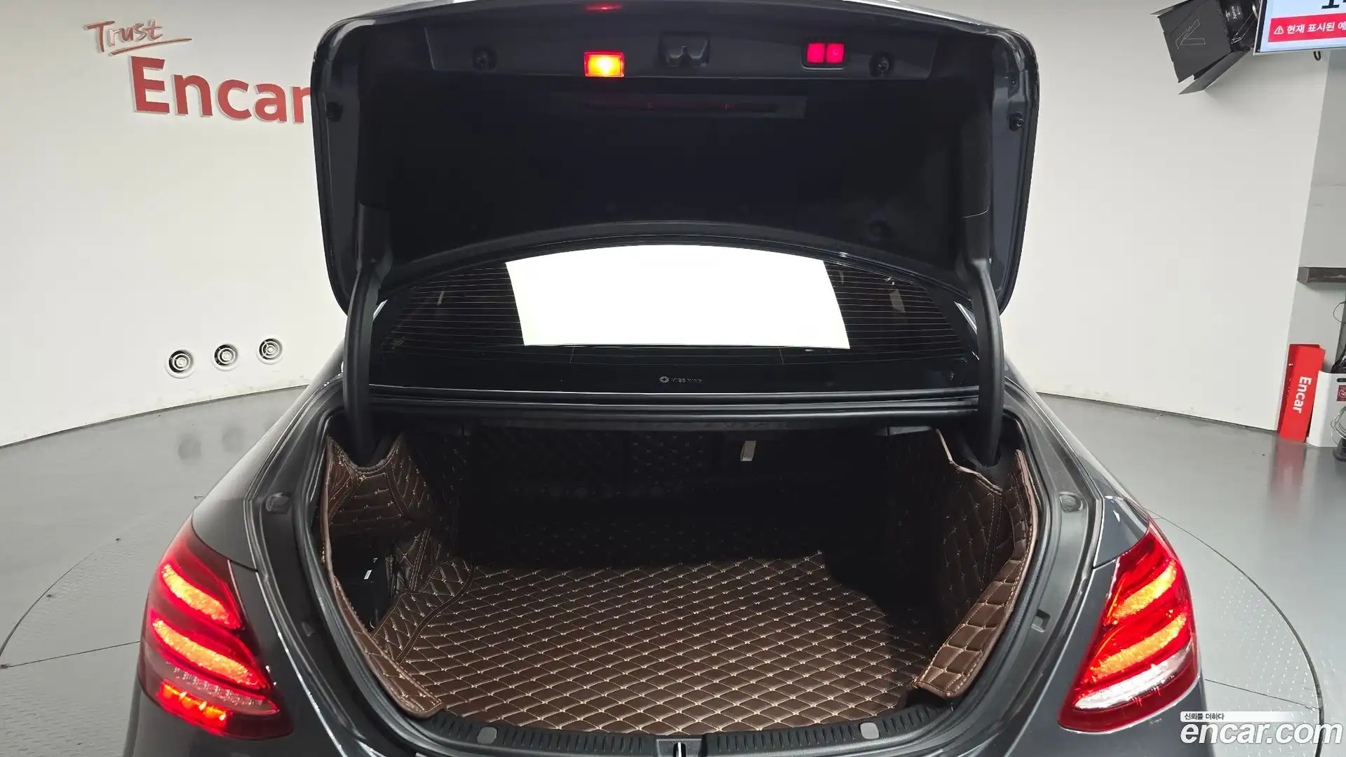 E-Class Mercedes-Benz 2020.1-OPTION-042
