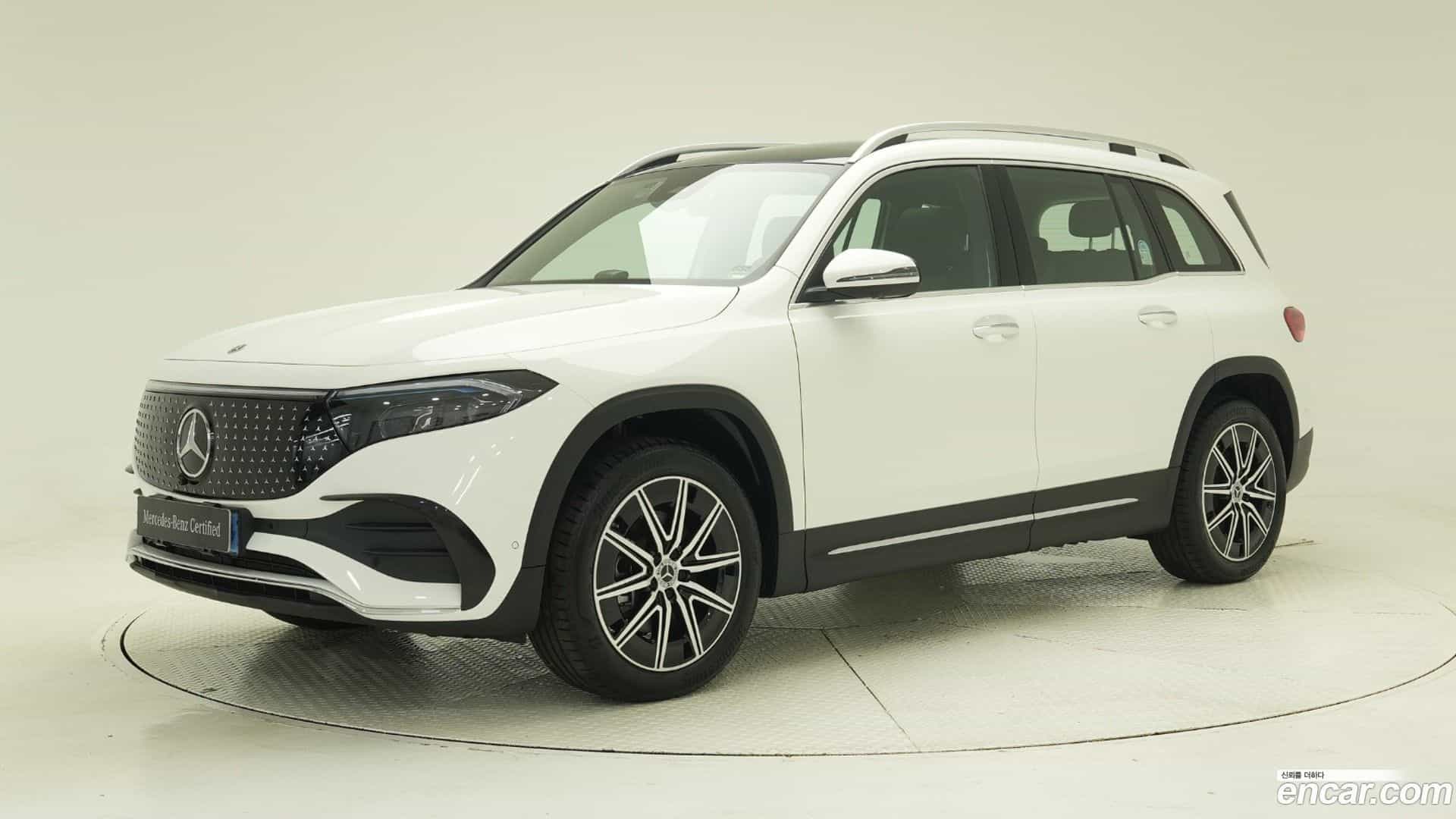 EQB Mercedes-Benz 2025.8-OUTER-001