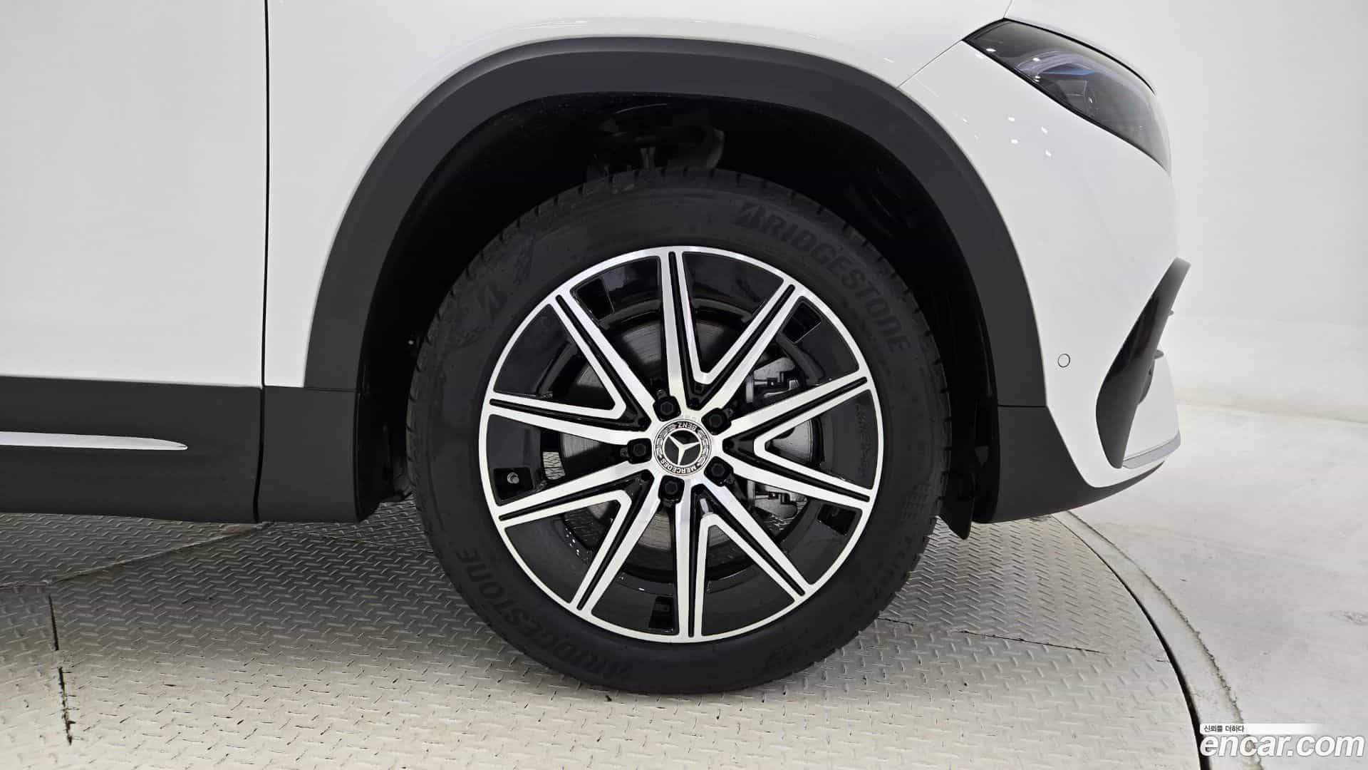 EQB Mercedes-Benz 2025.8-OUTER-005