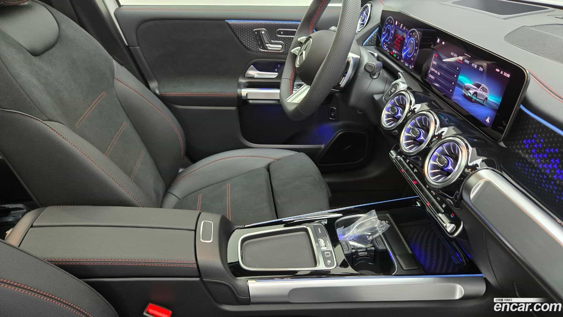 EQB Mercedes-Benz 2025.8-INNER-009