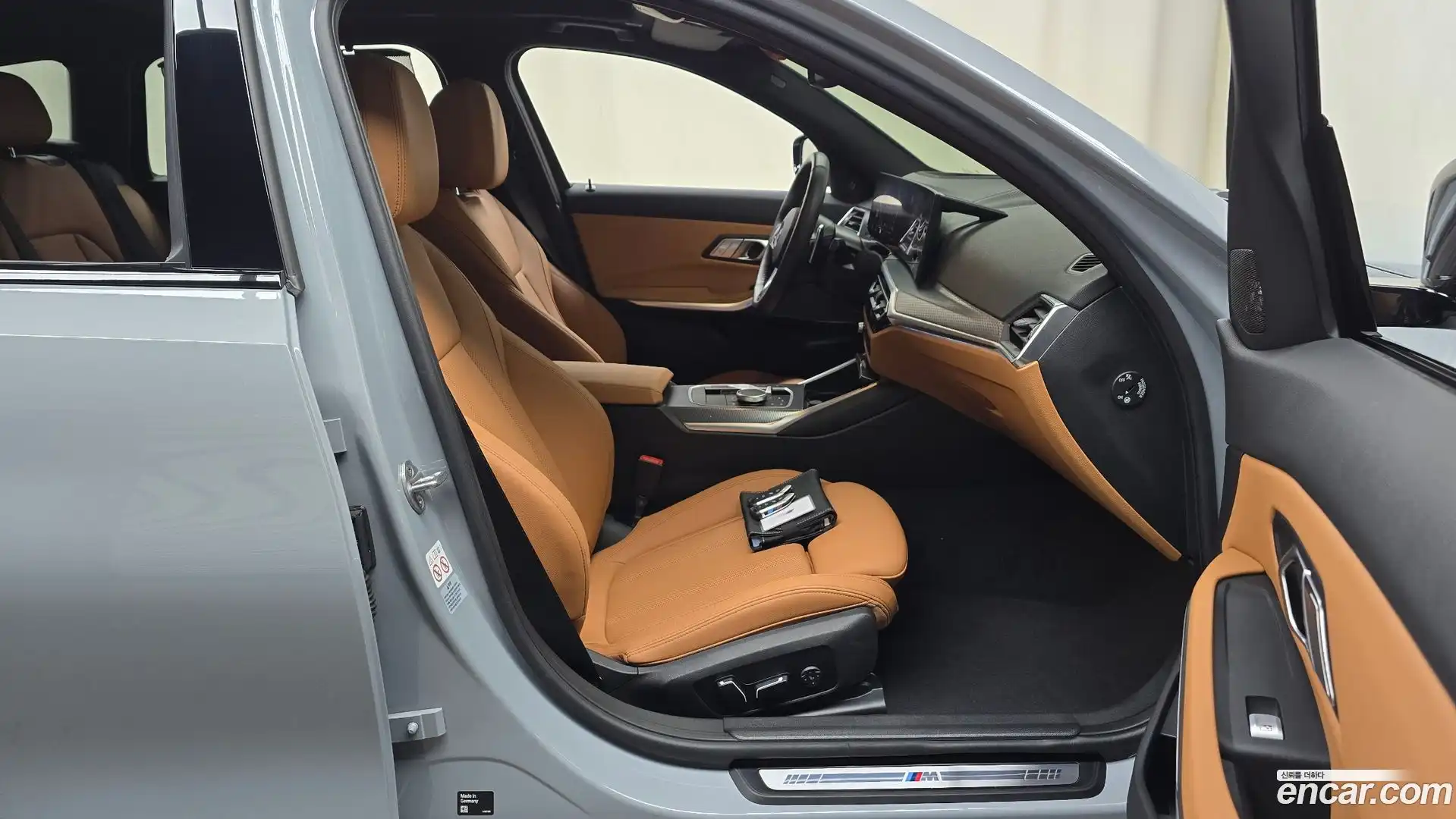 3-Series BMW 2024.5-INNER-036