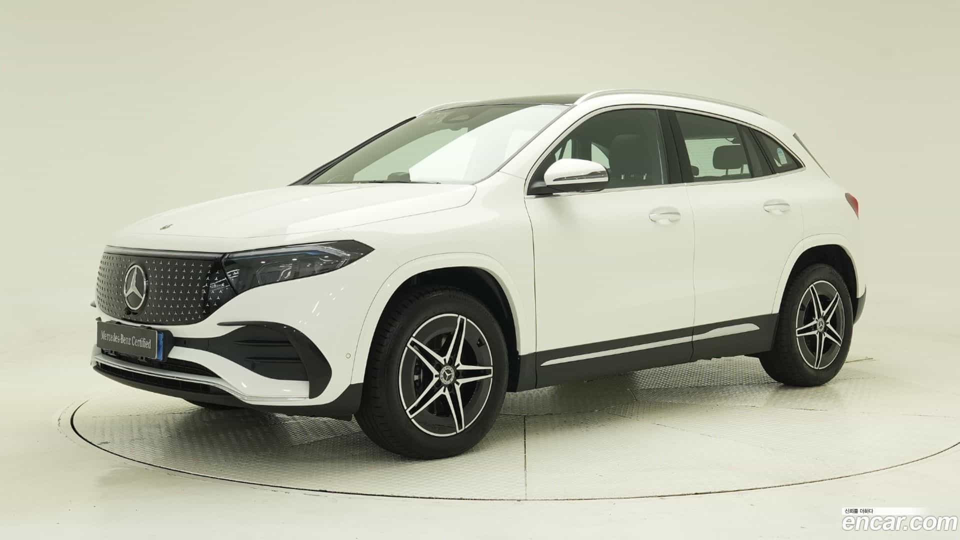 EQA Mercedes-Benz 2025.9-OUTER-001