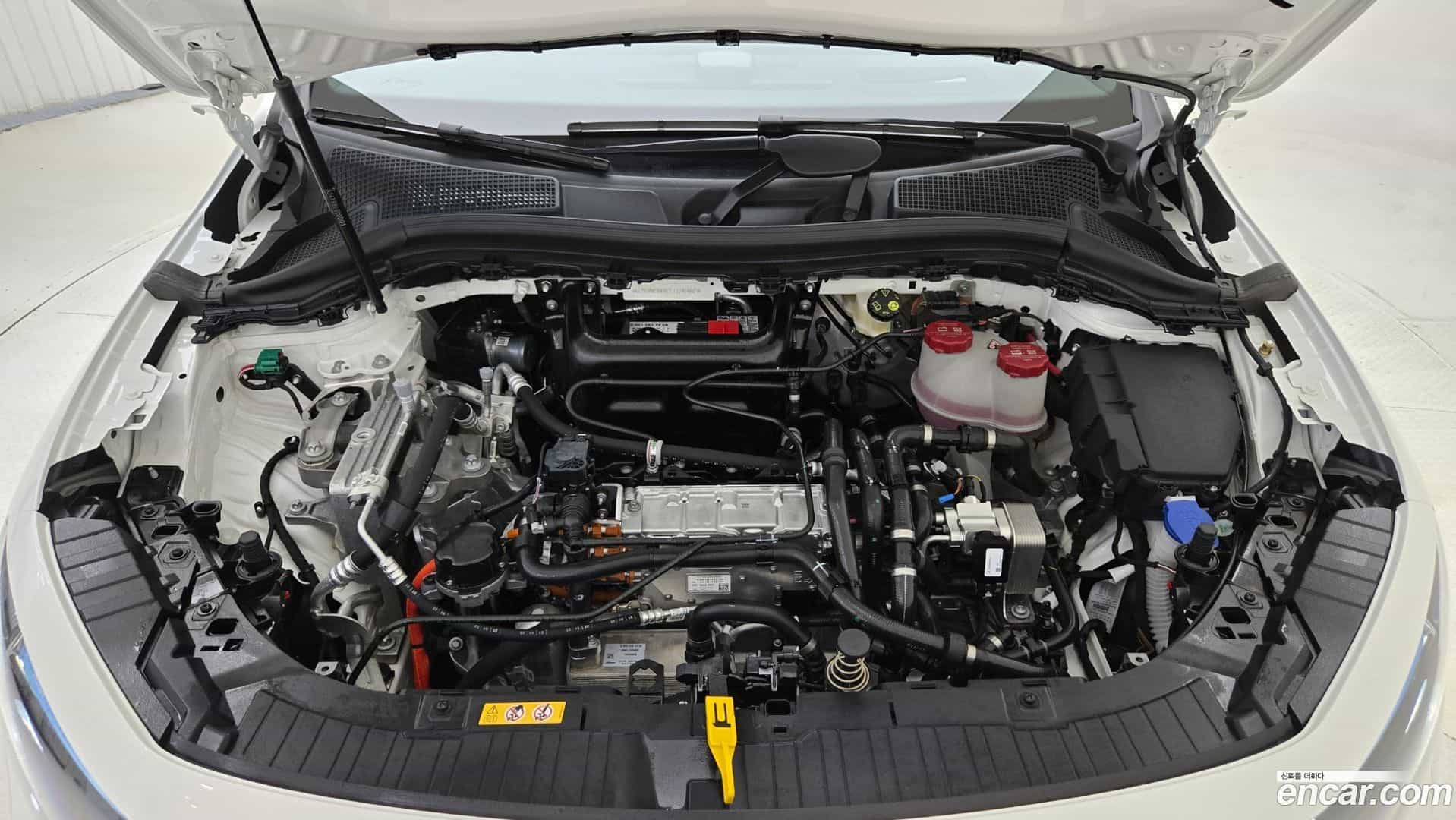 EQA Mercedes-Benz 2025.9-OUTER-006