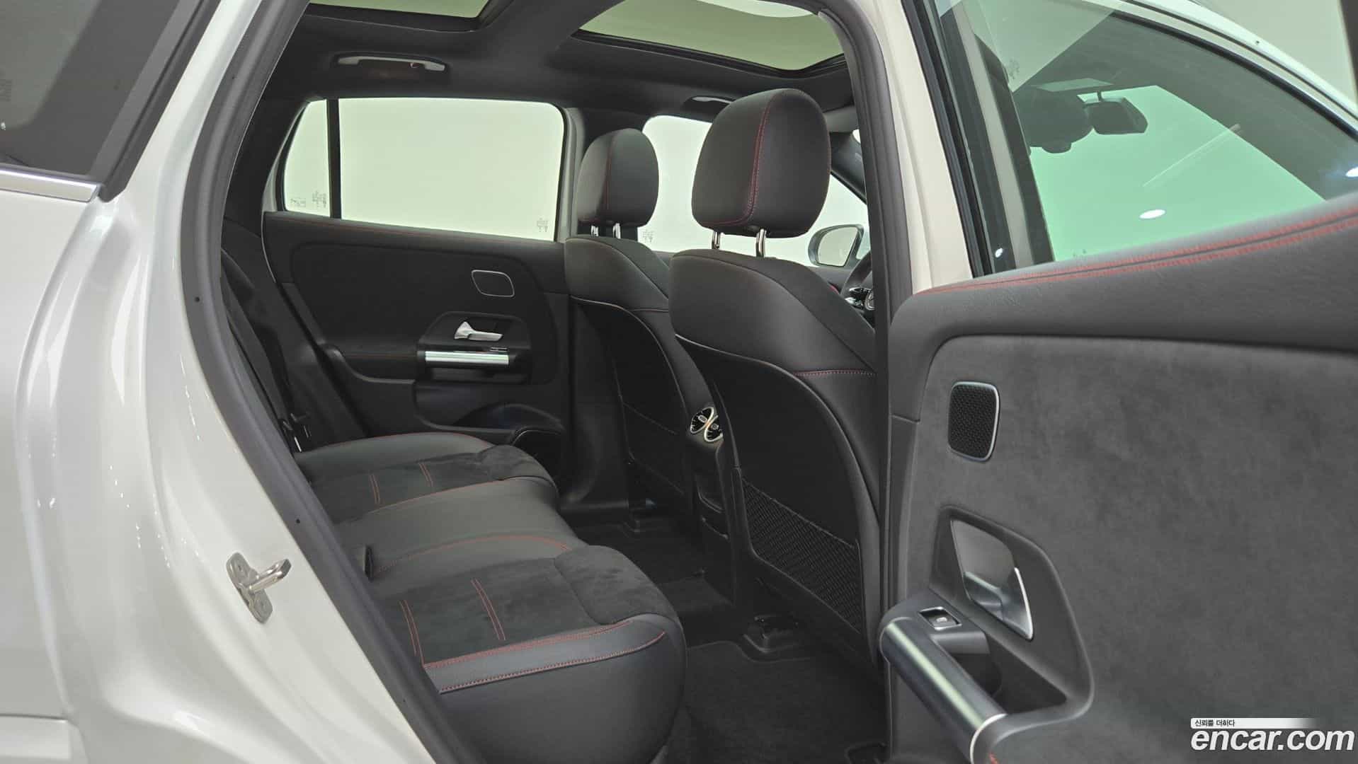 EQA Mercedes-Benz 2025.9-INNER-010