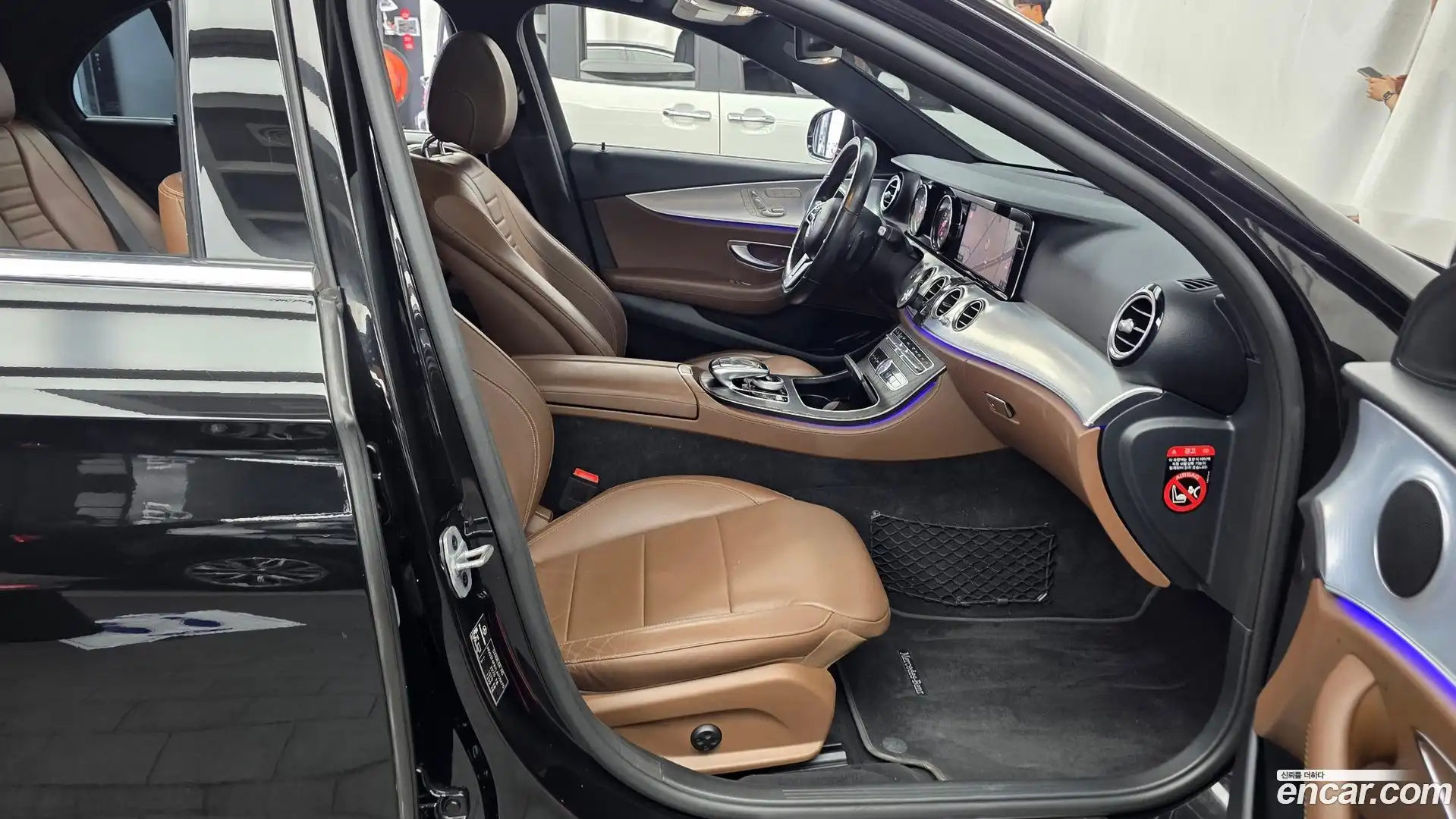E-Class Mercedes-Benz 2019.10-OPTION-015