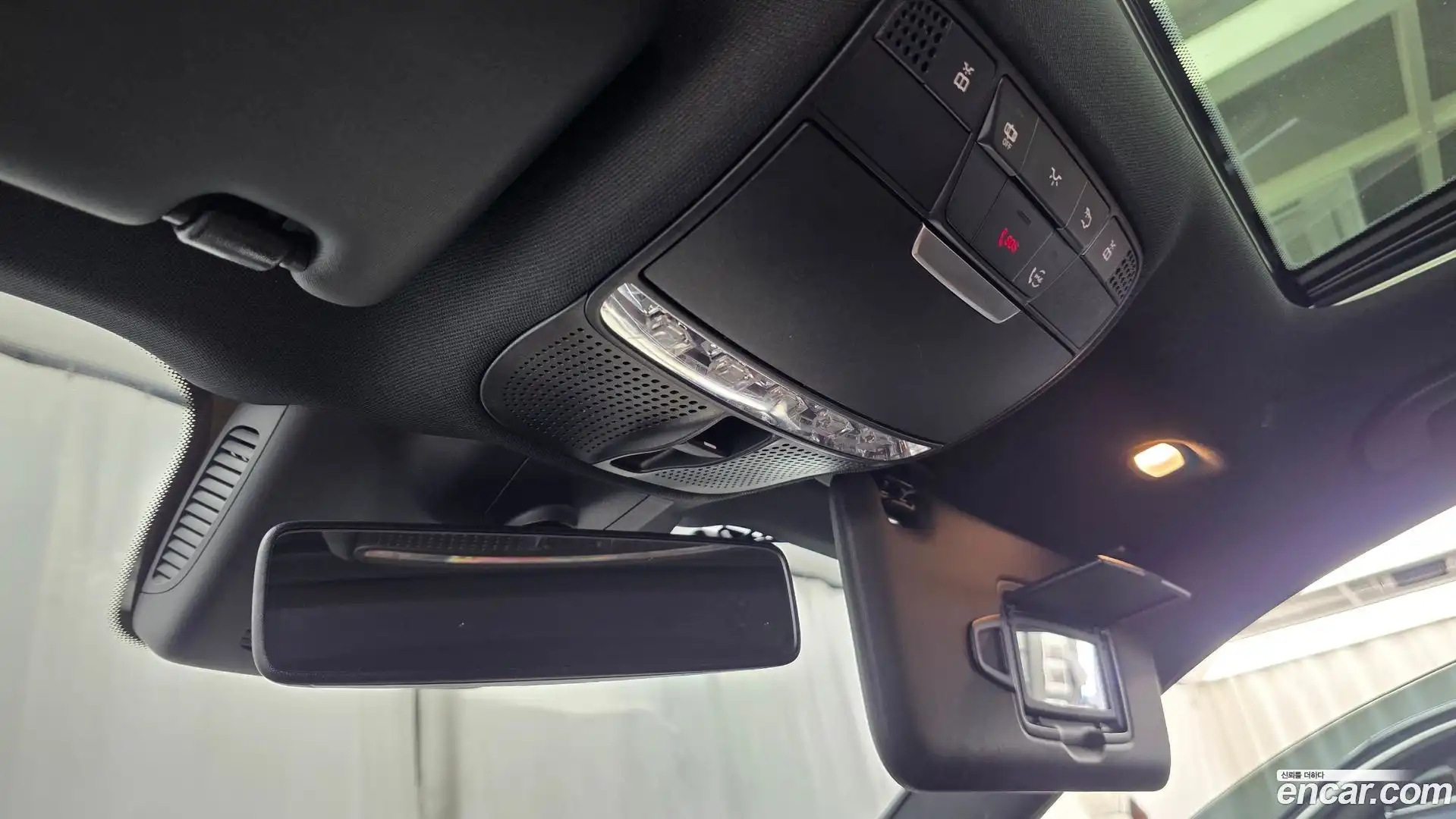 E-Class Mercedes-Benz 2019.10-OPTION-021