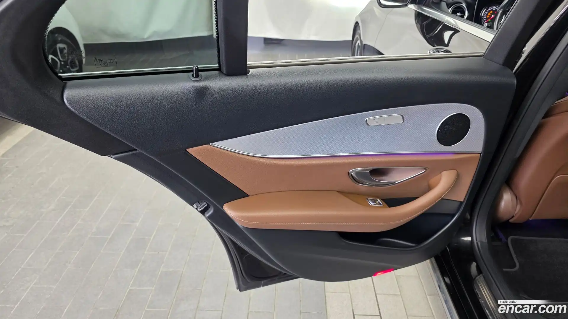 E-Class Mercedes-Benz 2019.10-INNER-035