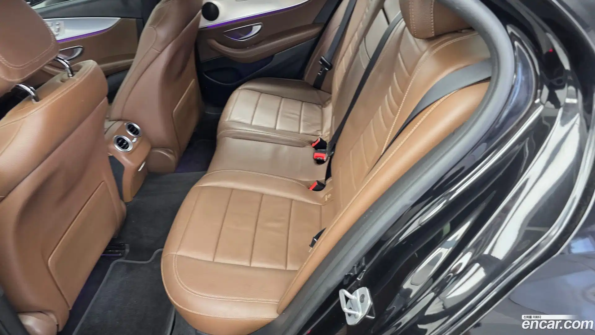 E-Class Mercedes-Benz 2019.10-INNER-036