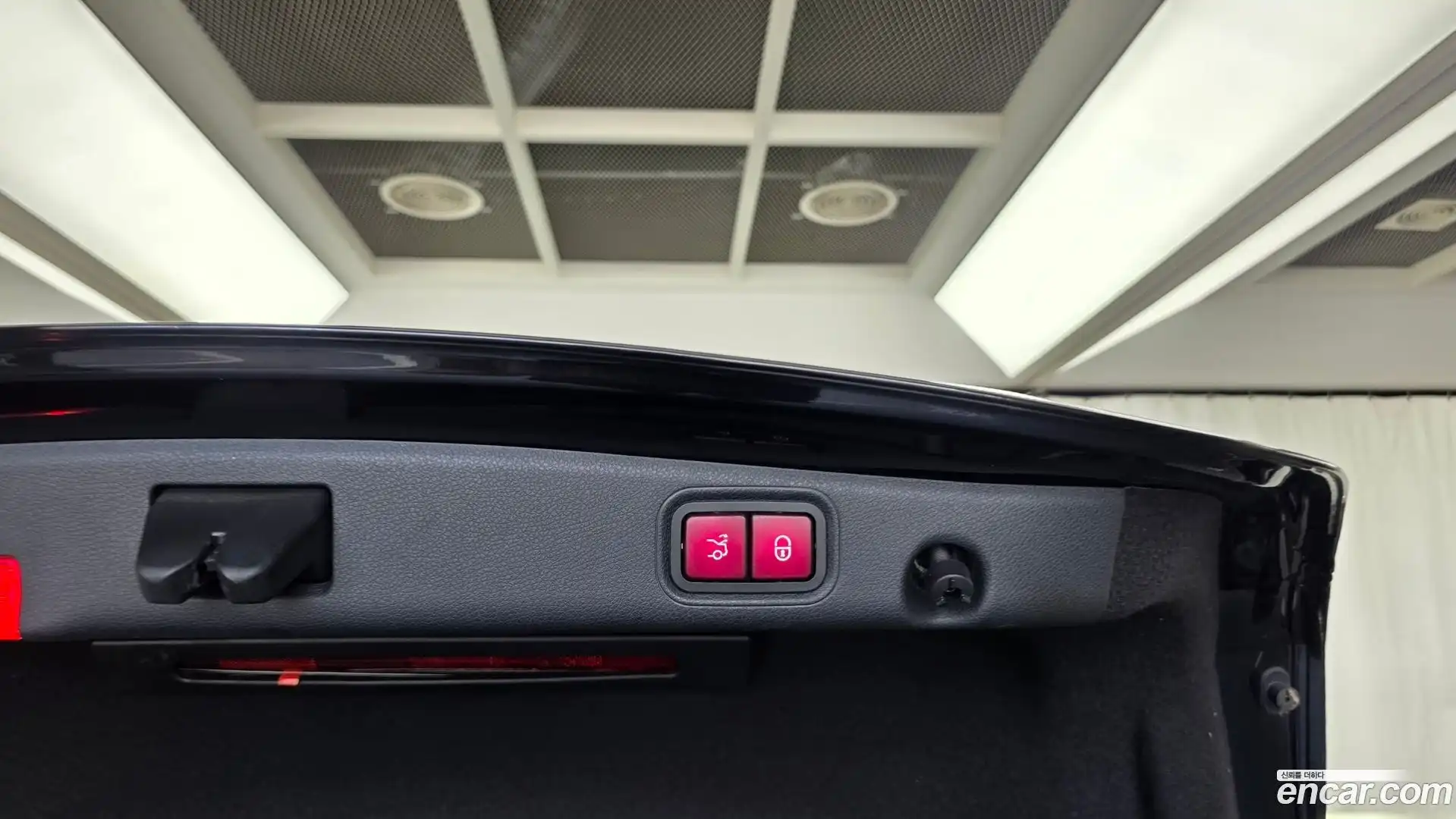 E-Class Mercedes-Benz 2019.10-OPTION-040
