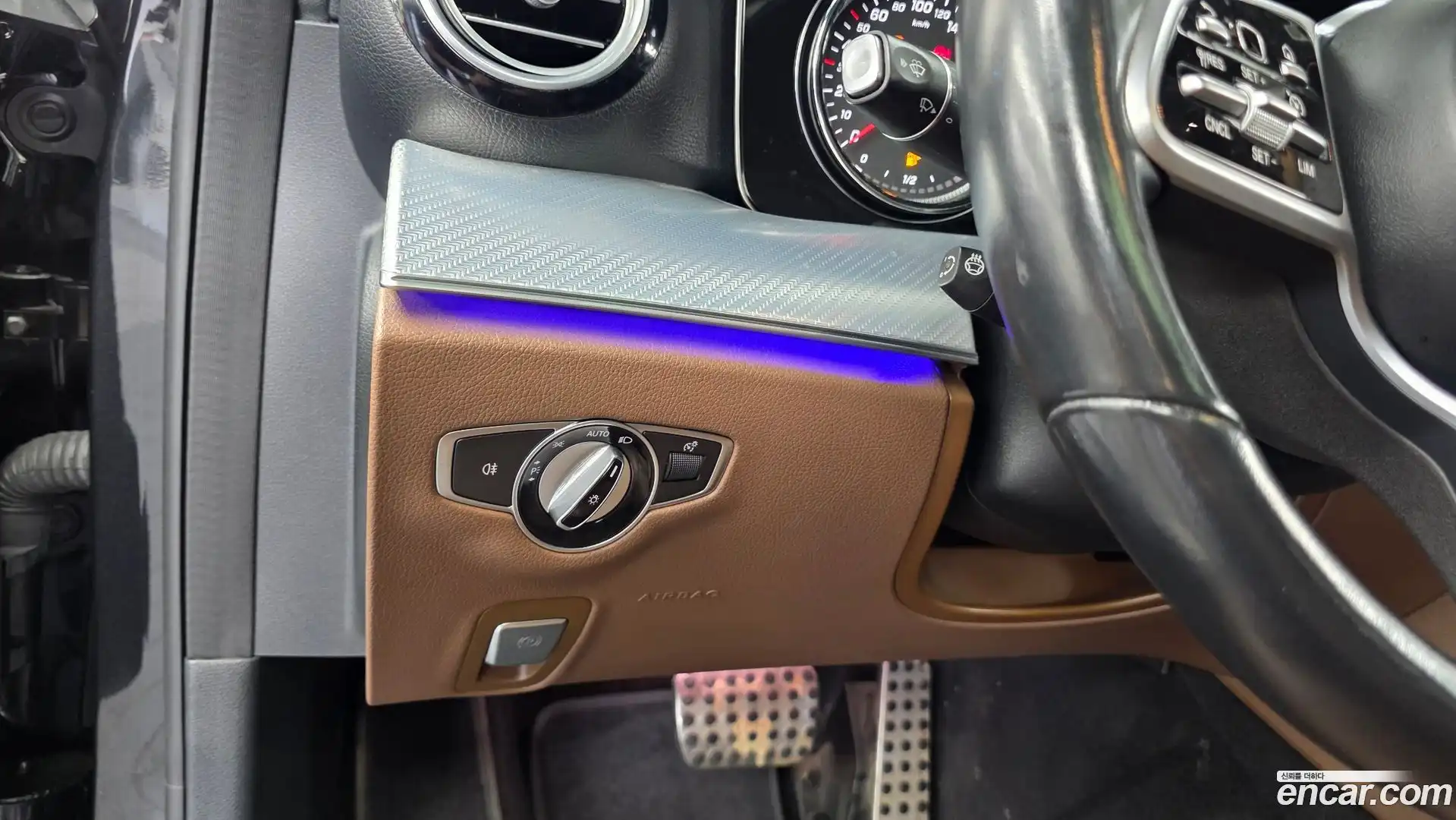 E-Class Mercedes-Benz 2019.10-OPTION-041