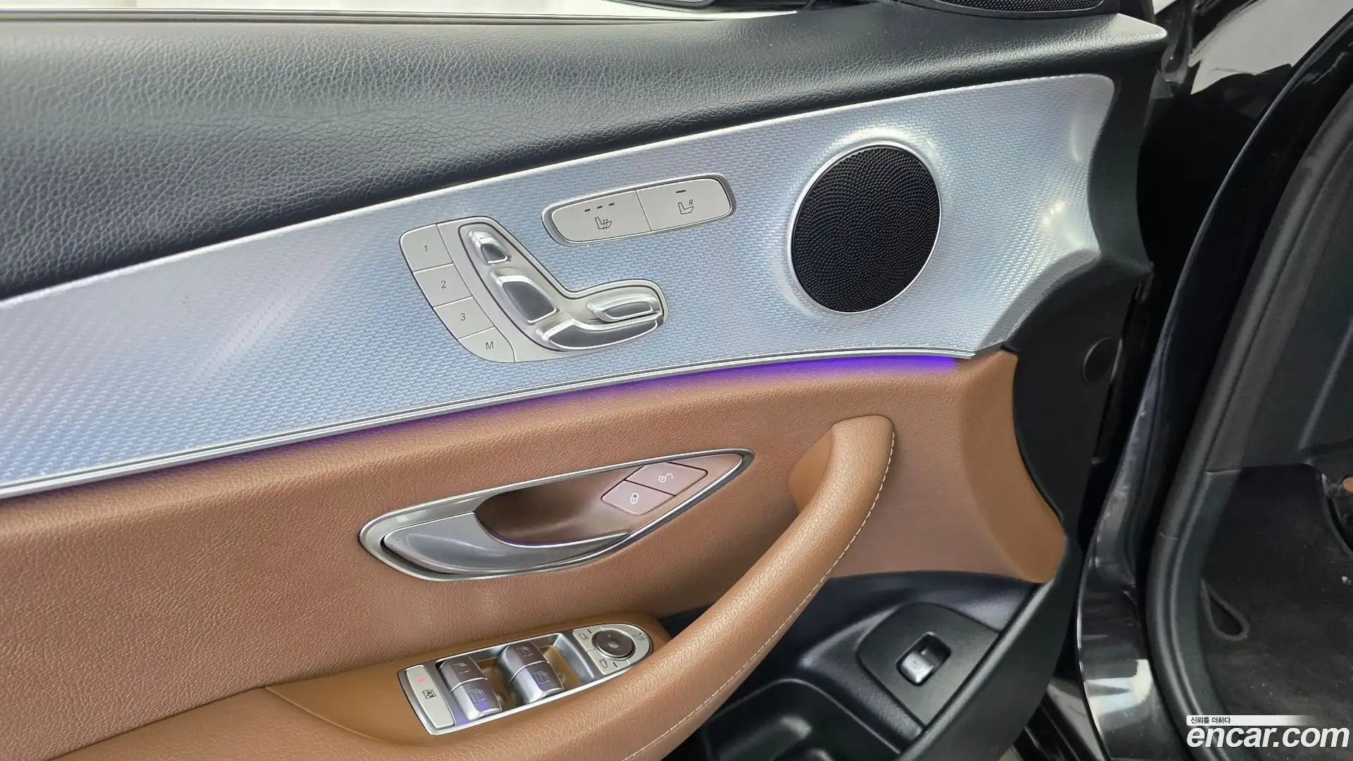 E-Class Mercedes-Benz 2019.10-OPTION-043