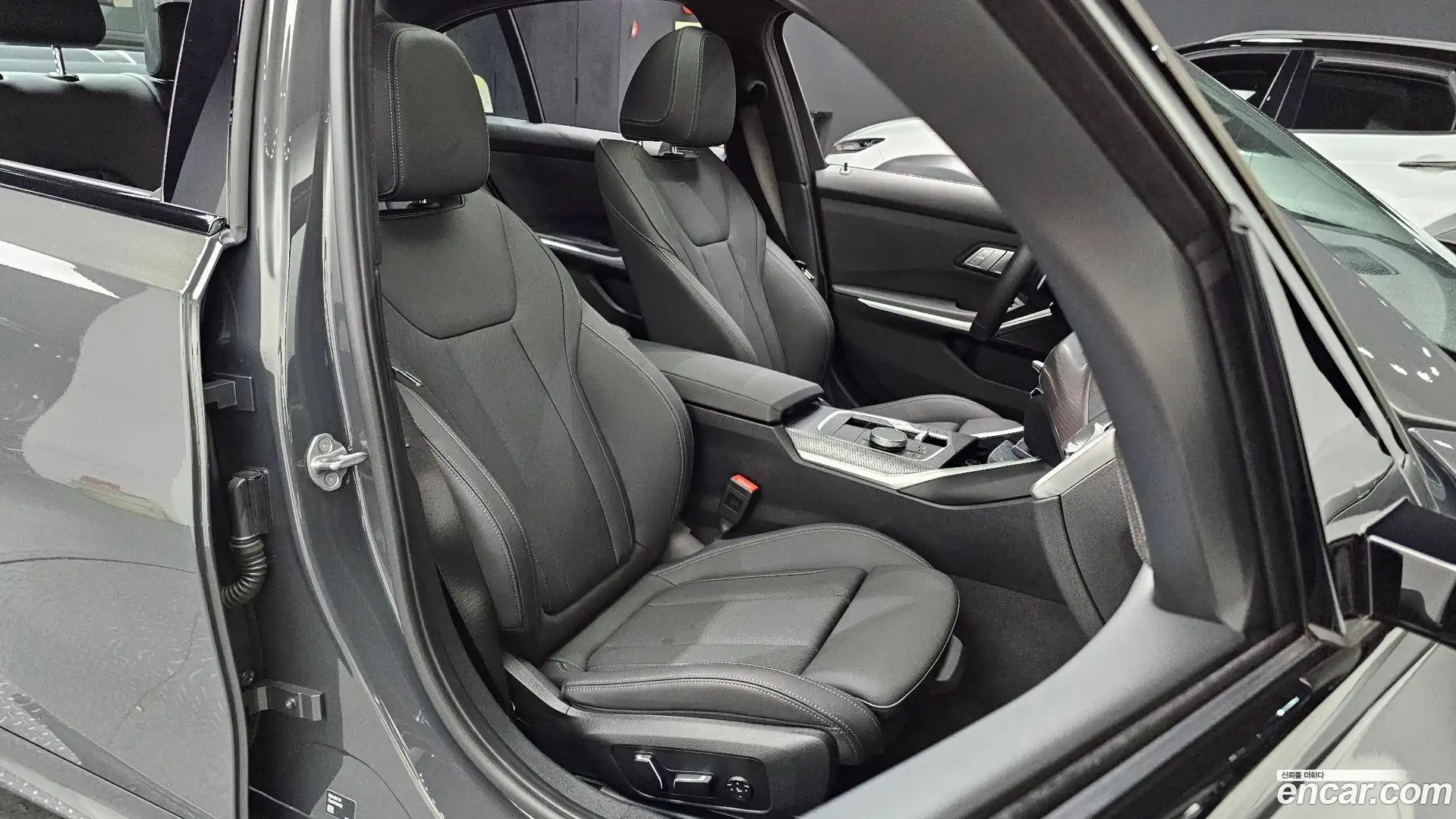 3-Series BMW 2025.8-INNER-010