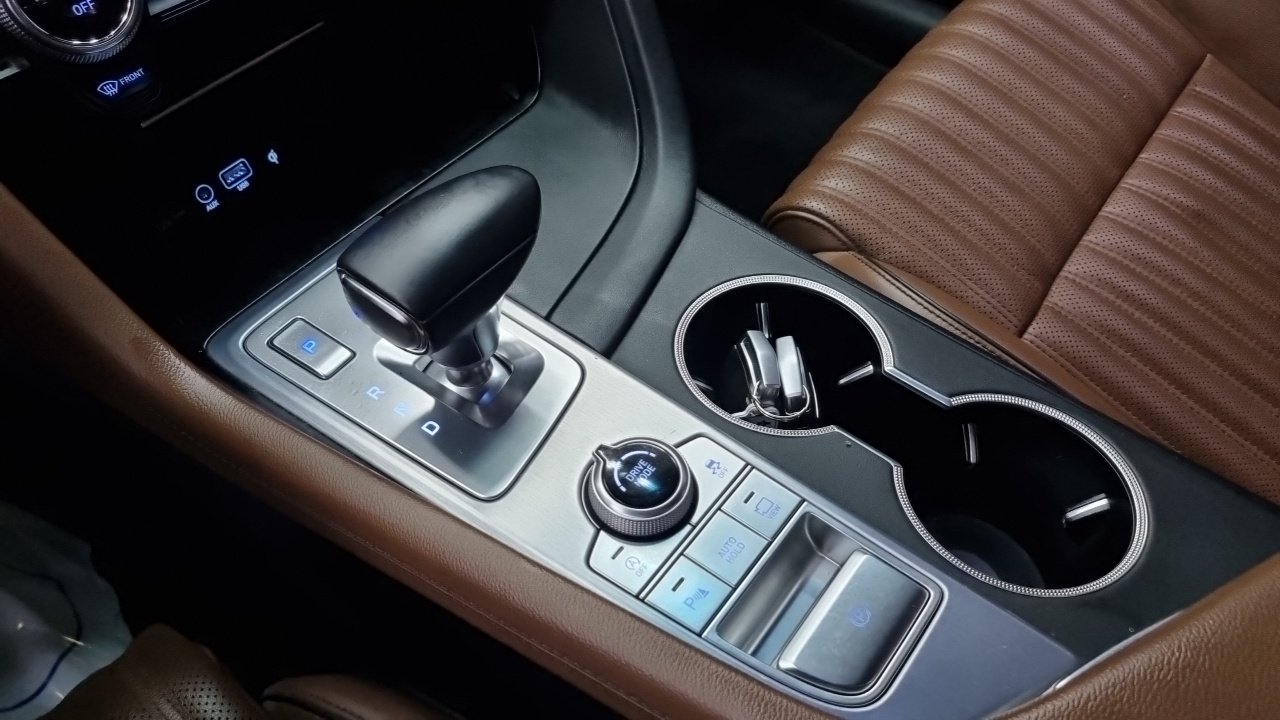 G70 Genesis 2018.1-INNER-009