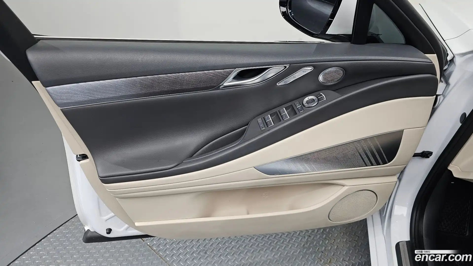 G80 Genesis 2023.4-INNER-034