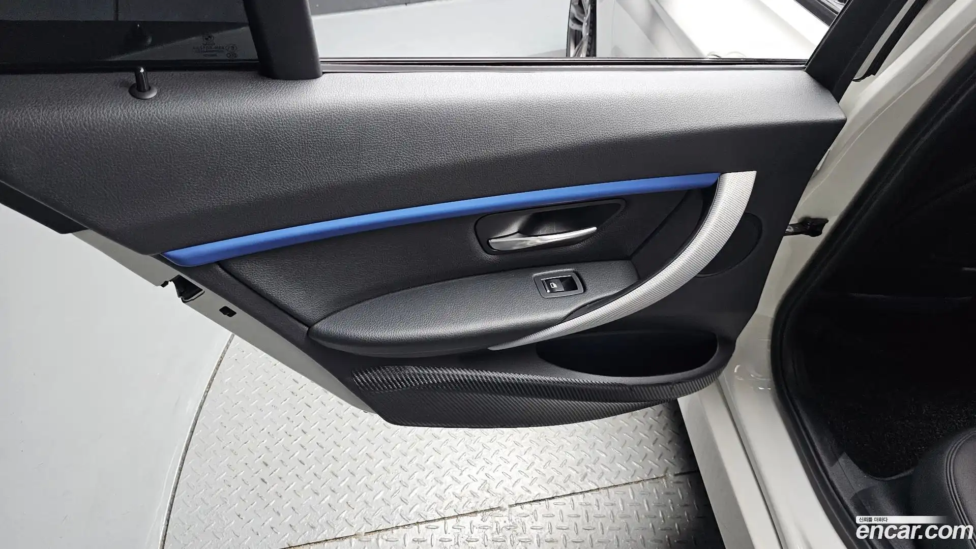 3-Series BMW 2017.1-INNER-035